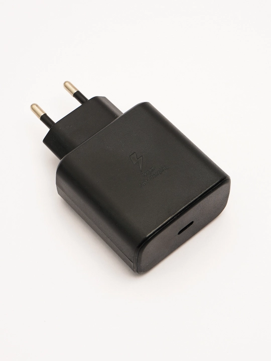 Samsung 45W Super Fast Charger — быстрое зарядное устройство с кабелем USB-C
