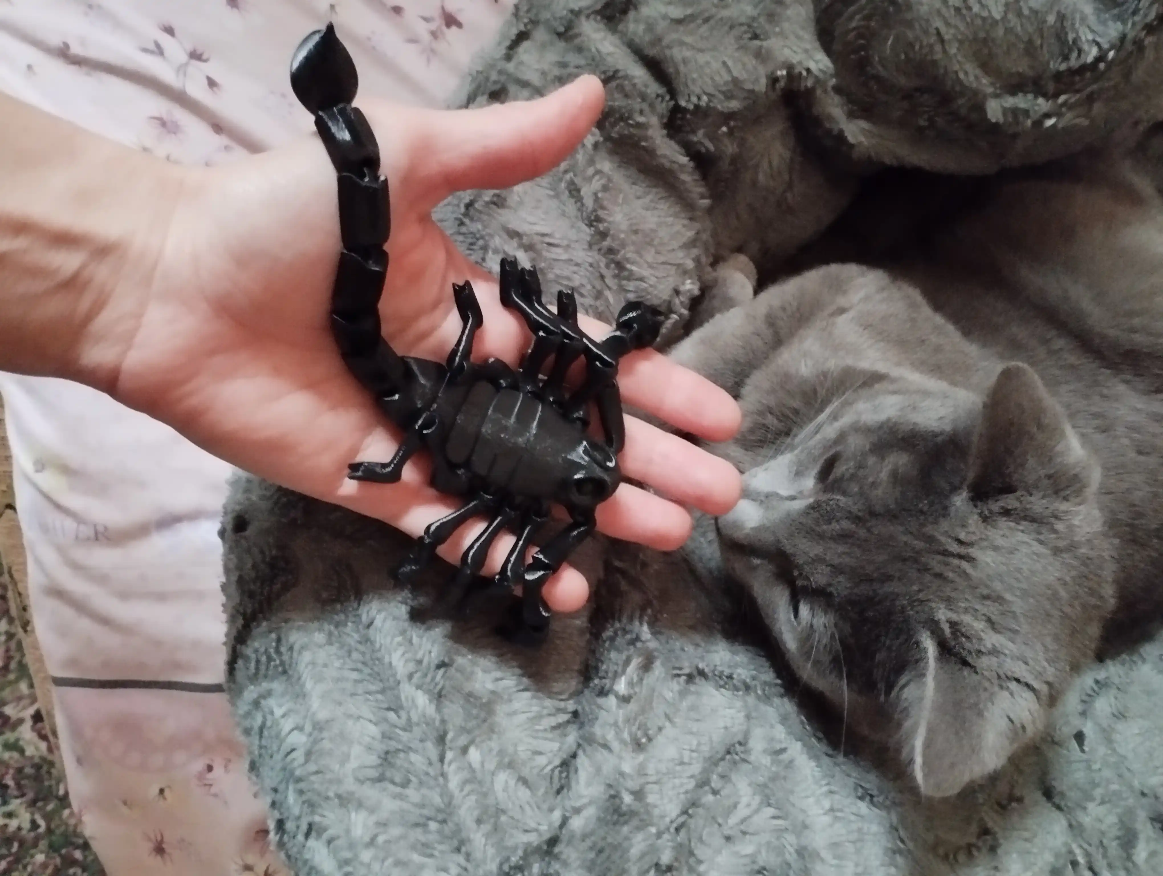 Подвижная игрушка анти стресс скорпион, напечатанный на 3D принтере