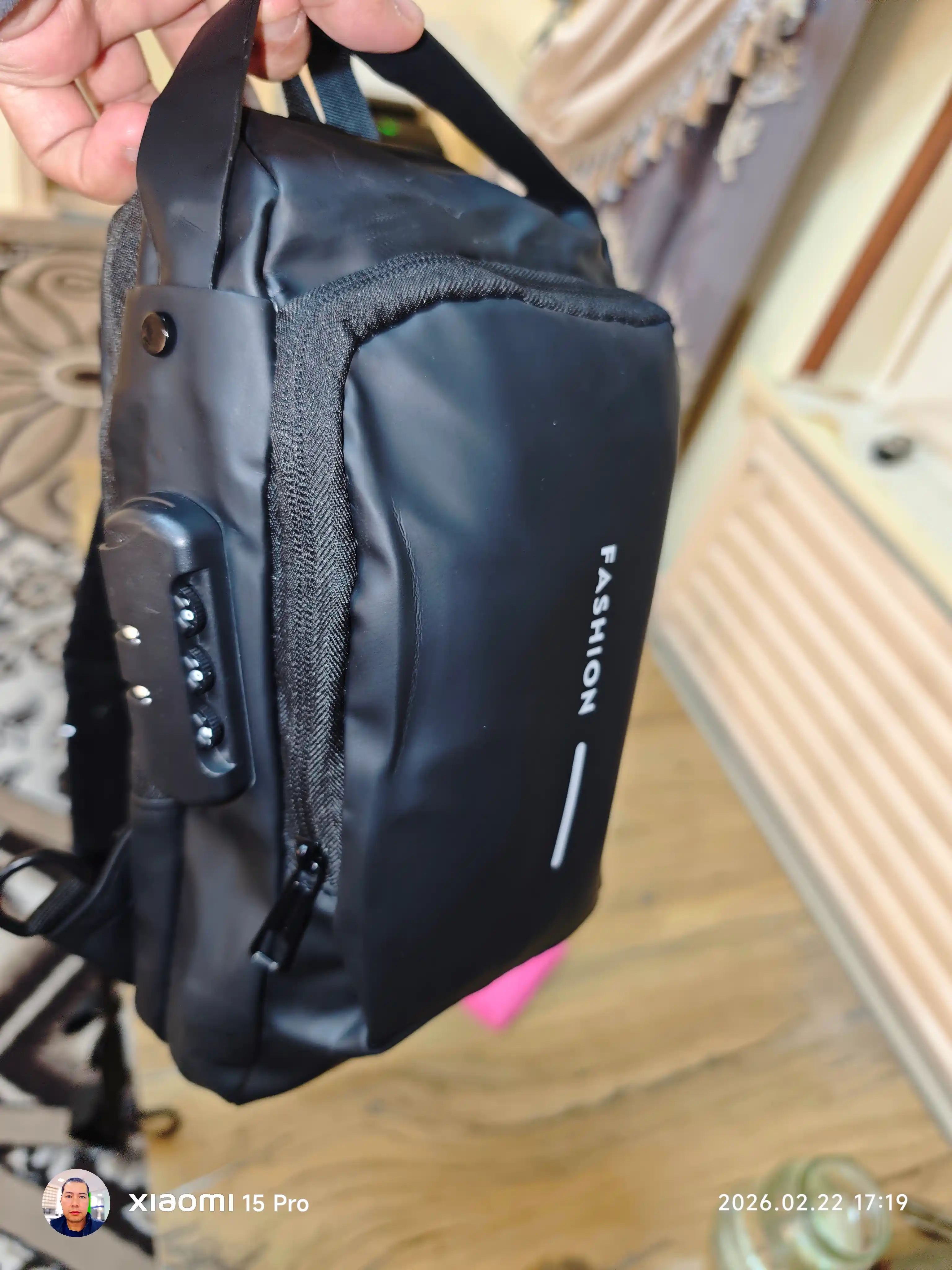 Erkaklar  Fashion USB Sling Bag – suvga chidamli sumka, USB zaryad porti va kodli qulflash