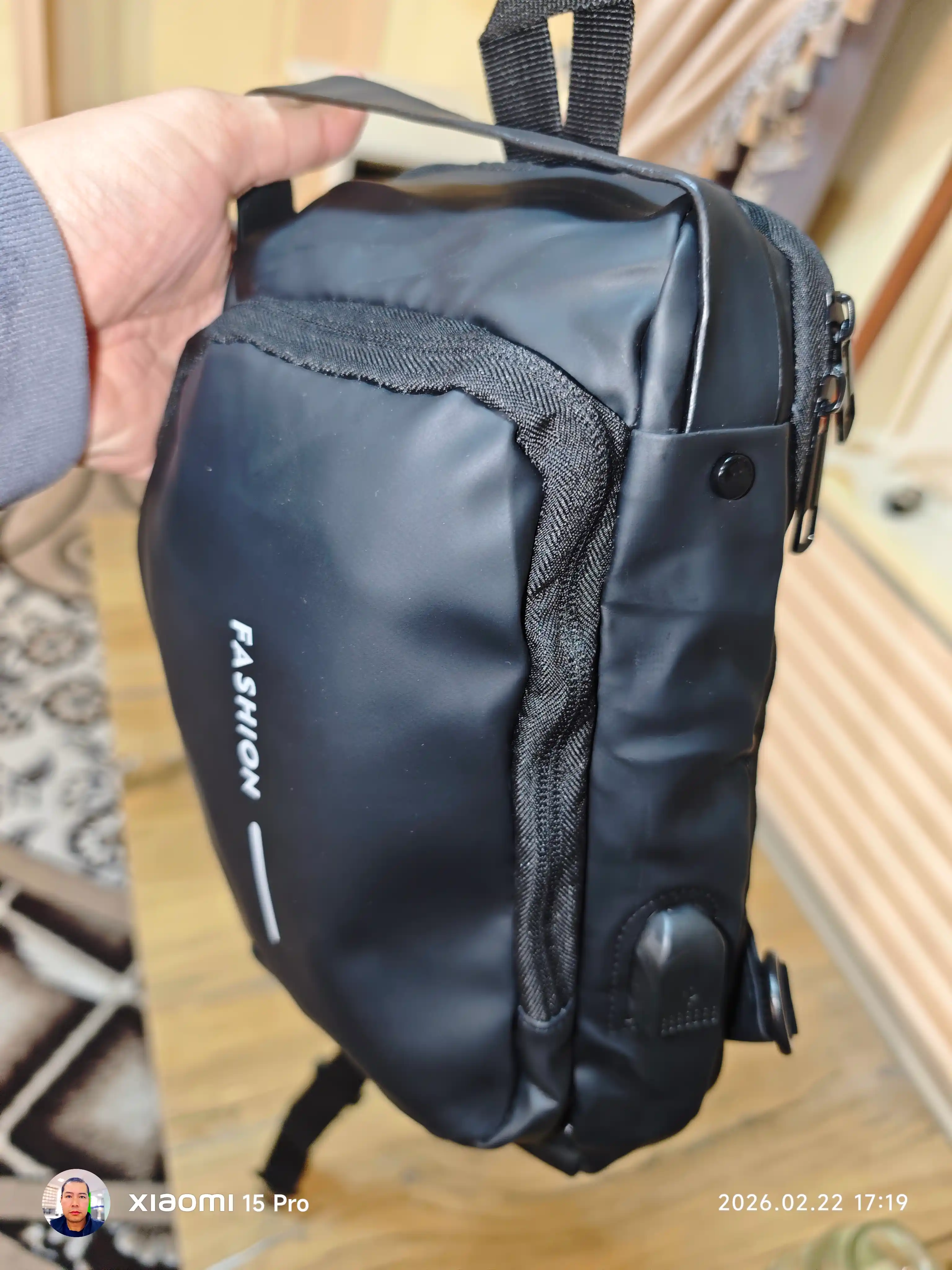 Erkaklar  Fashion USB Sling Bag – suvga chidamli sumka, USB zaryad porti va kodli qulflash