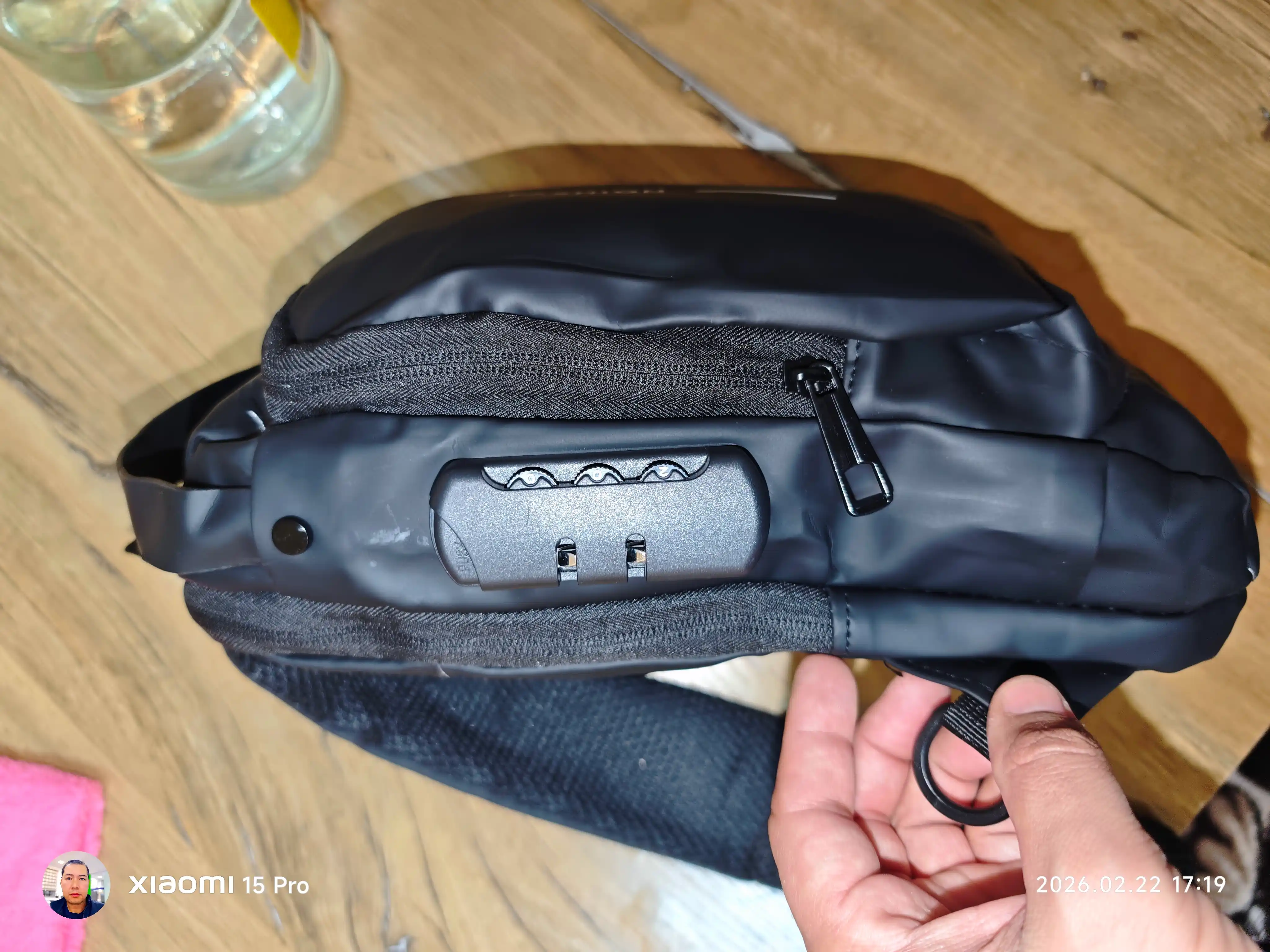 Erkaklar  Fashion USB Sling Bag – suvga chidamli sumka, USB zaryad porti va kodli qulflash