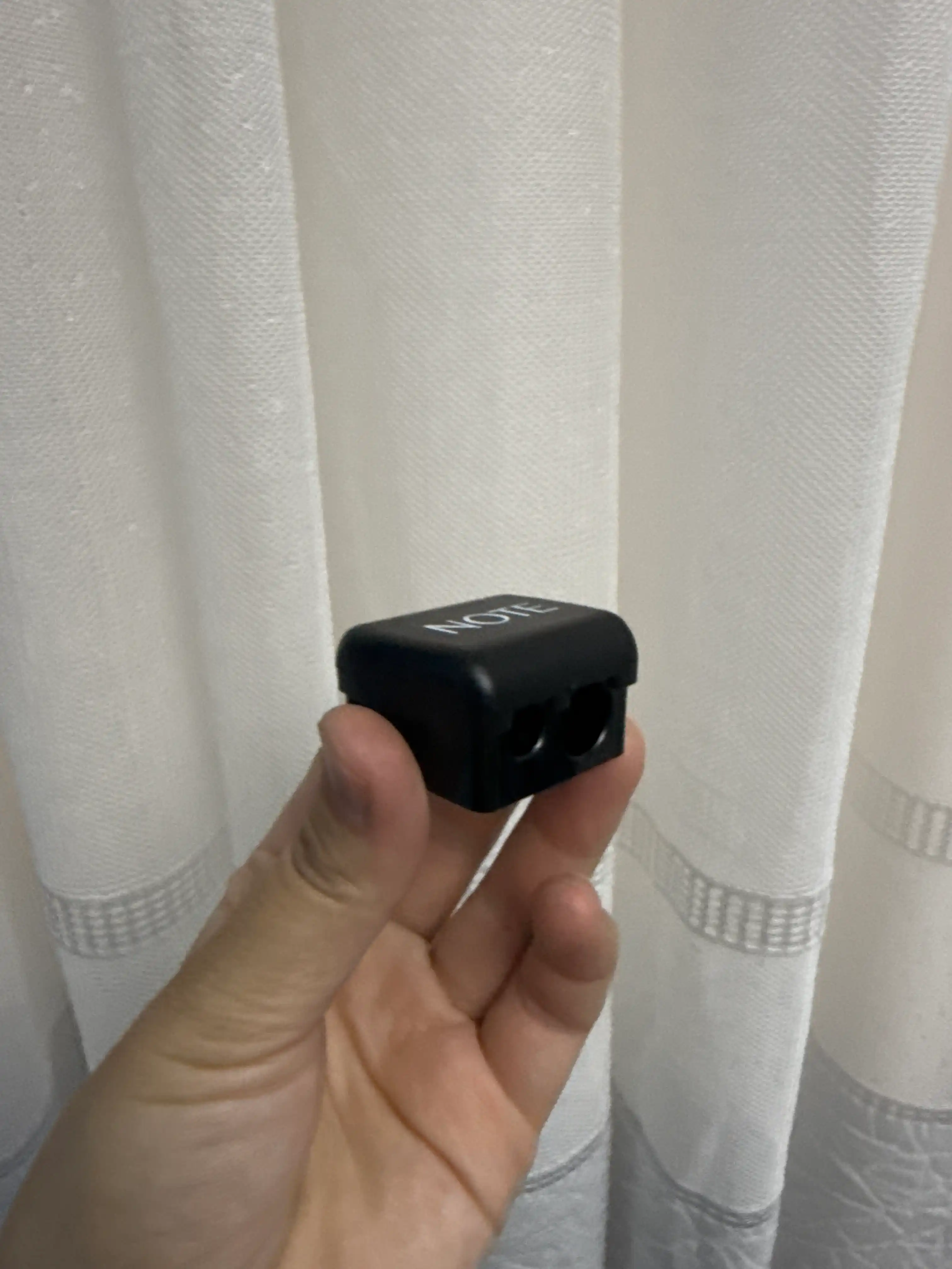 Kosmetik qalamlar uchun qo‘sh o'tkirlagich