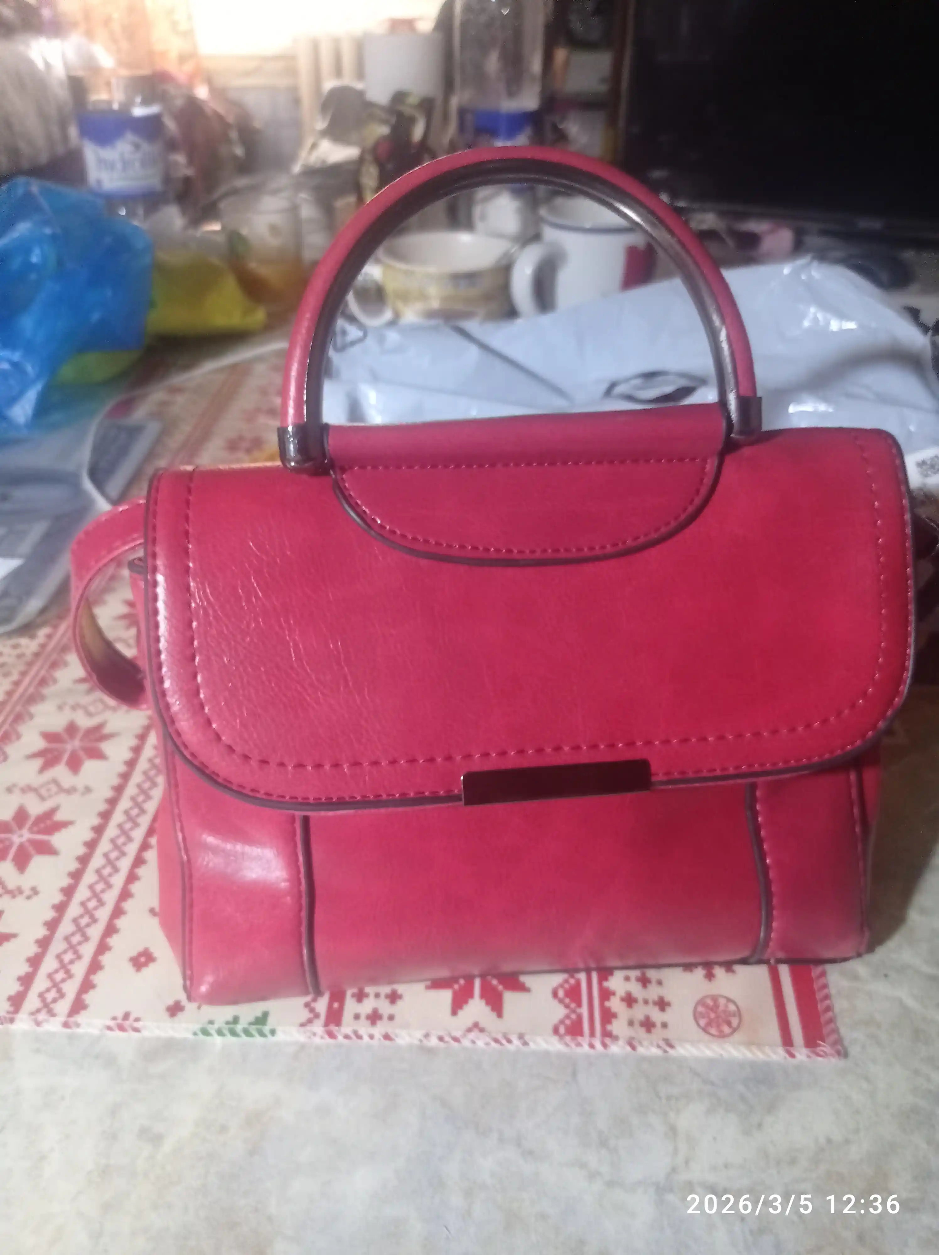 Ayollar sumkasi, 7 xil, 10 dan ortiq rang