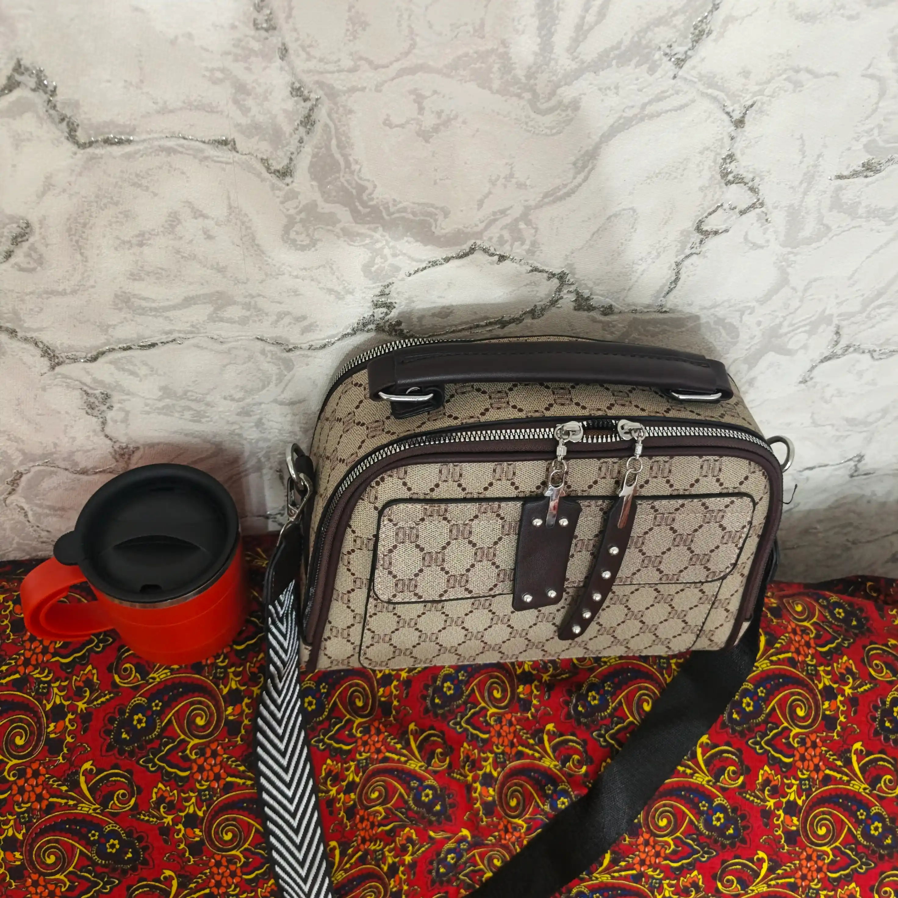 Ayollar sumkasi, yelka orqali taqiladigan, eko charmdan