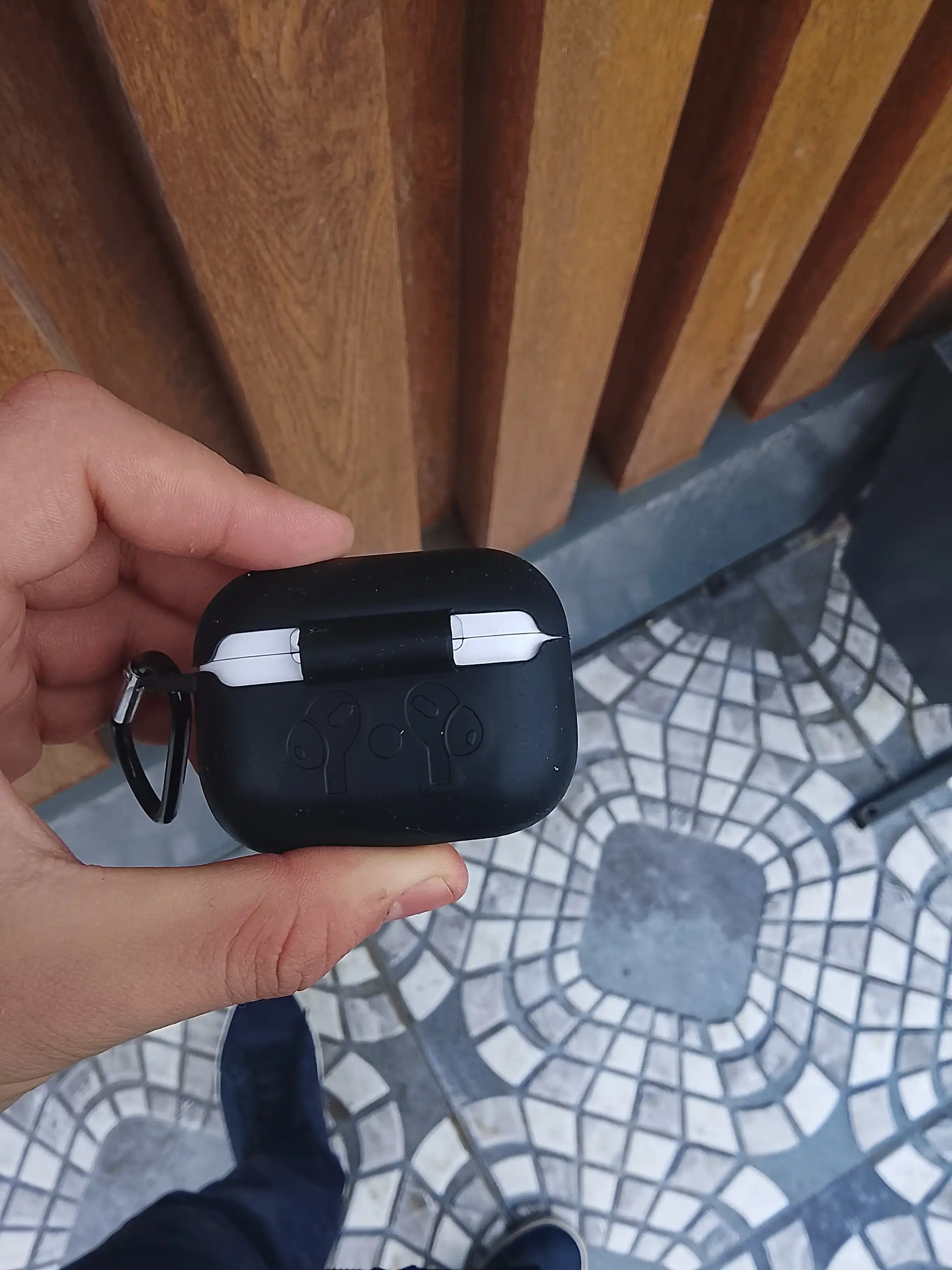 Матовый чехол для AirPods 3, Airpods Pro, Airpods Pro 2, Airpods 4, Airpods 2.2