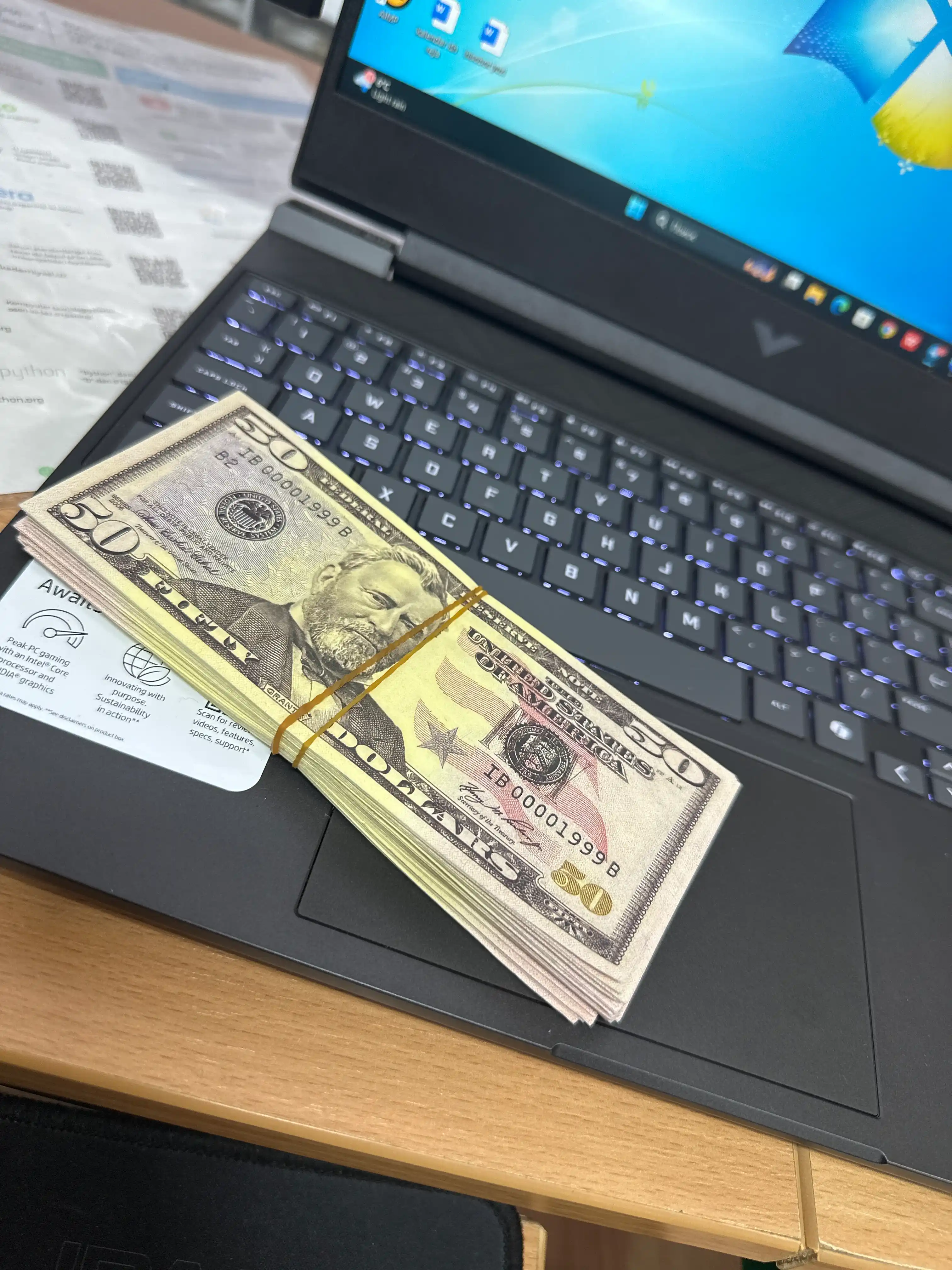 Dollar esdalik sovg'asi, soxta pul