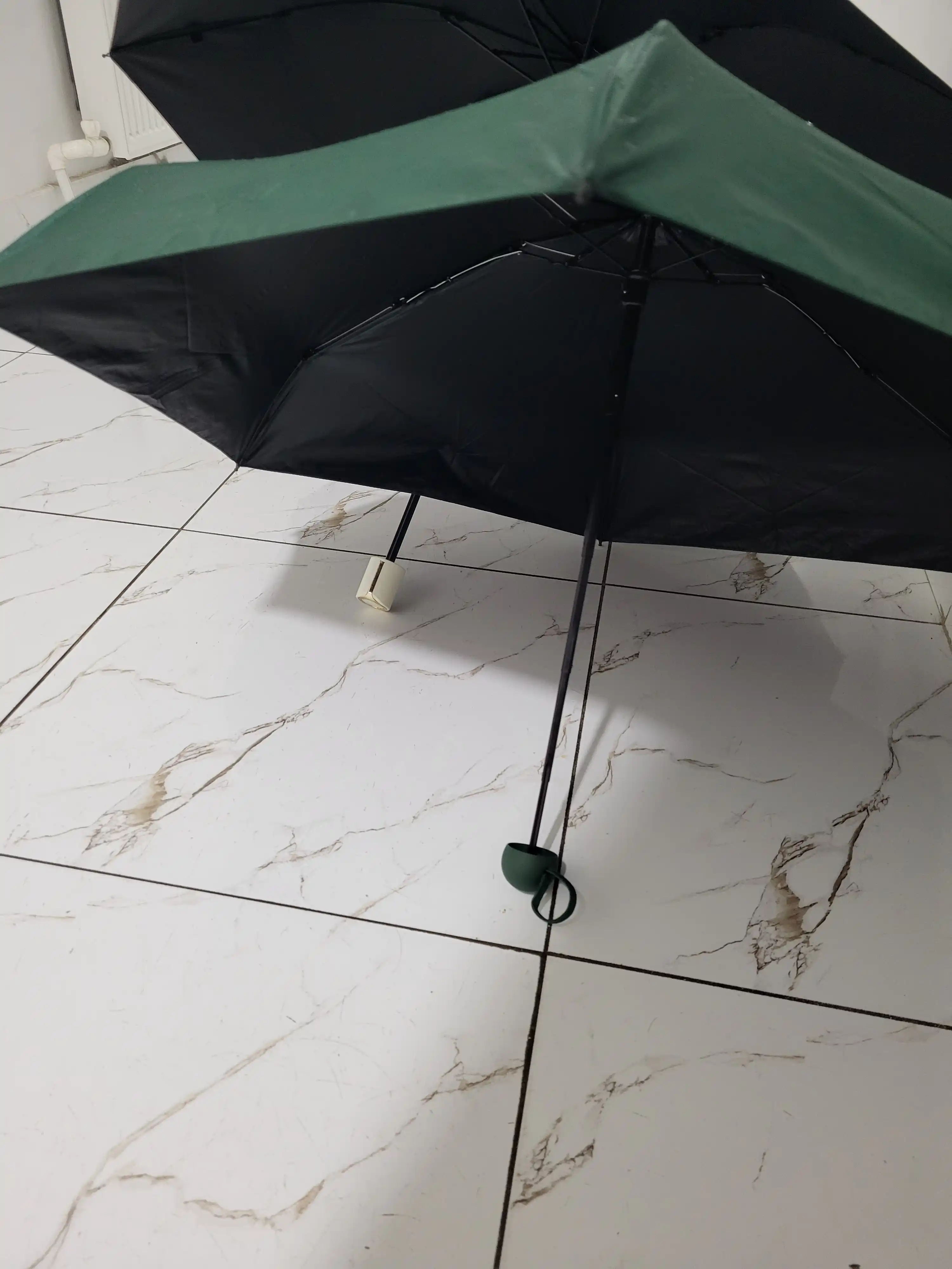 Kompakt soyabon penal bilan, avtomatik yig‘ma zontik himoya qiluvchi soyabon