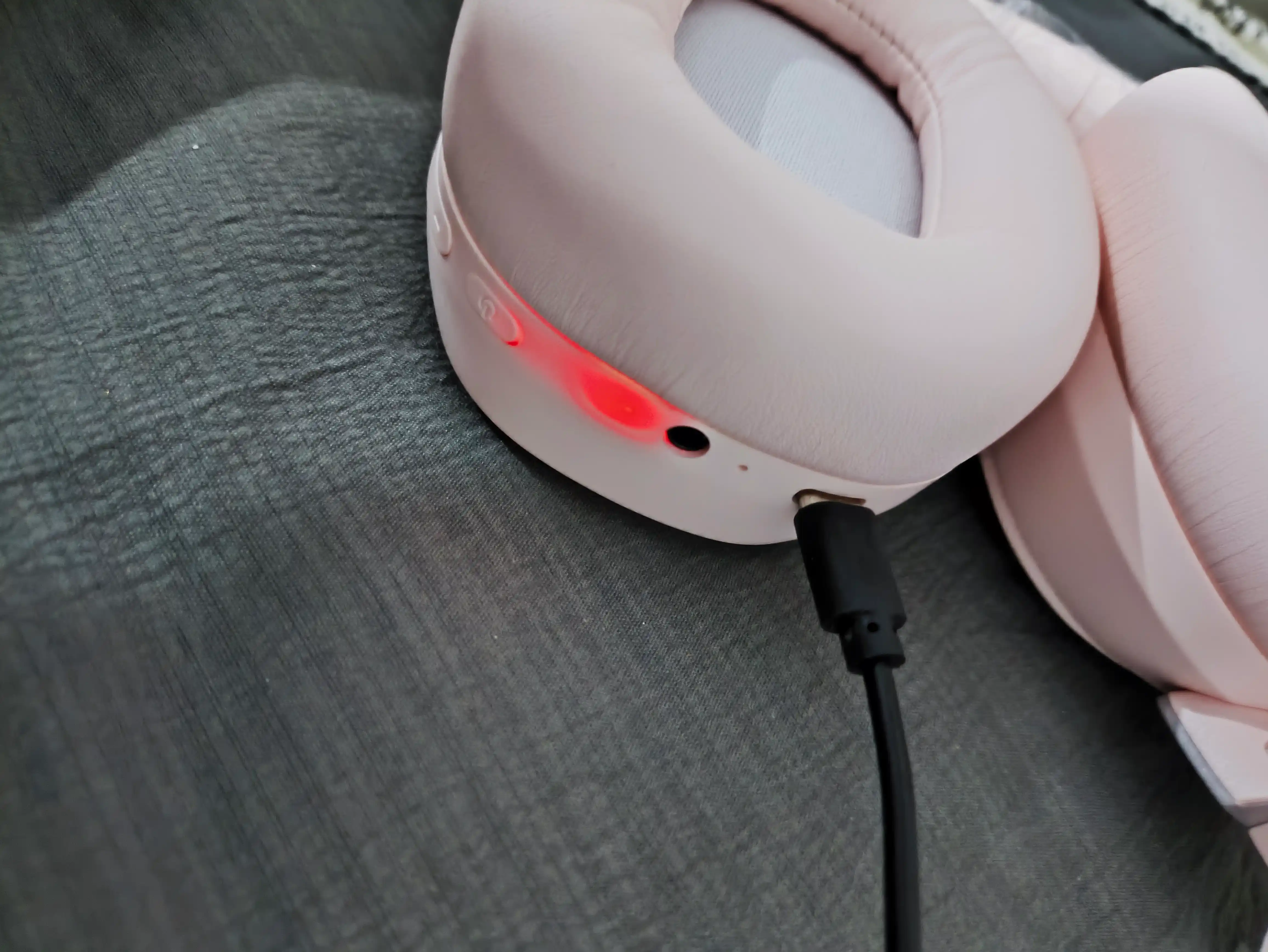 Simsiz quloqchinlar mikrofon bilan, katta to'liq o'lchamli naushniklar, Bluetooth