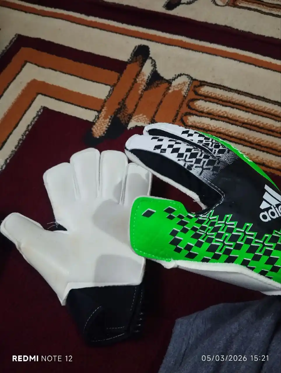 Adidas Predator Pro, вратарские перчатки