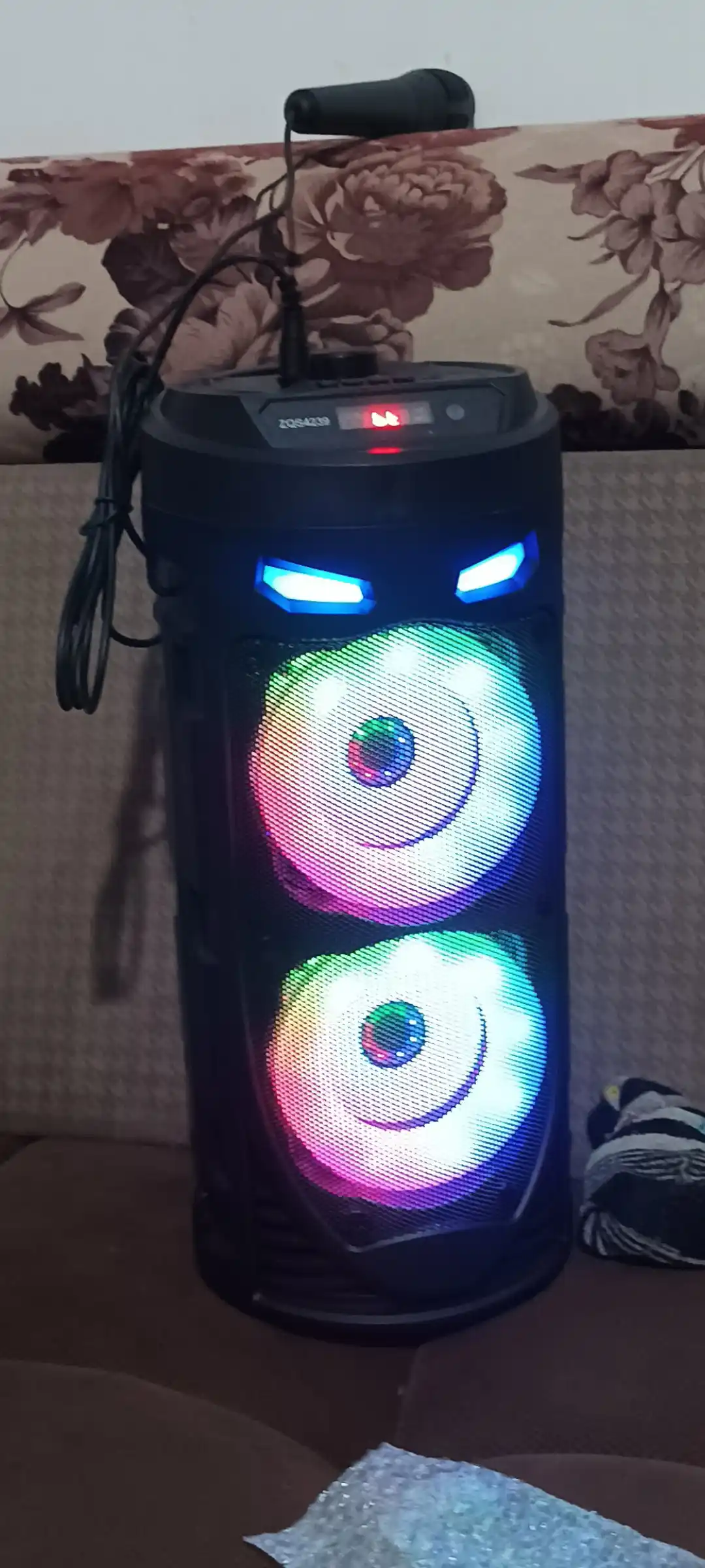 Караоке колонка ZQS4239 Bluetooth, с микрофоном, световым эффектом RGB, 40 см
