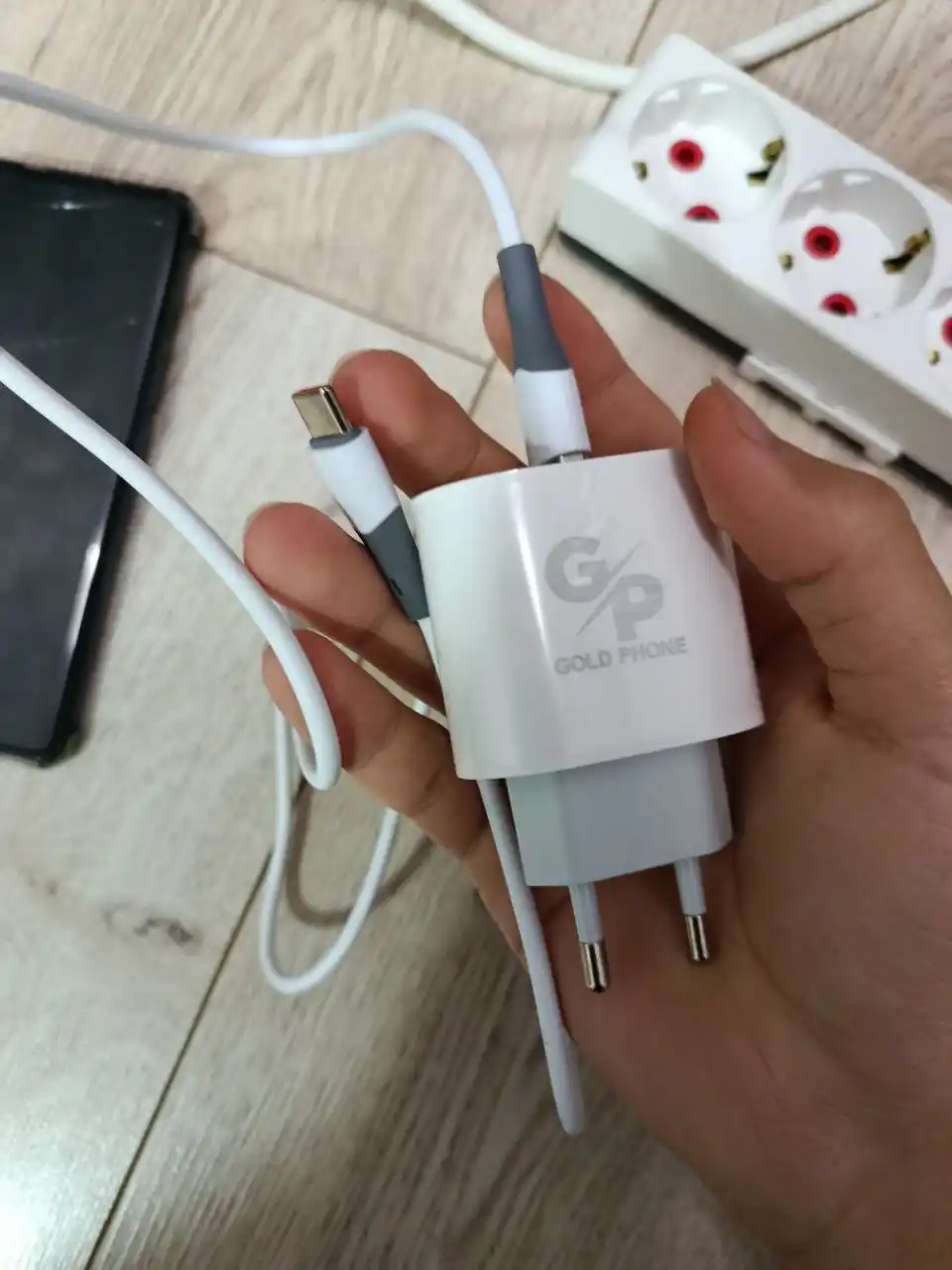 20W Fast Charge tanlov kabeli bilan quvvatlash moslamasi: Type-C / Micro-USB
