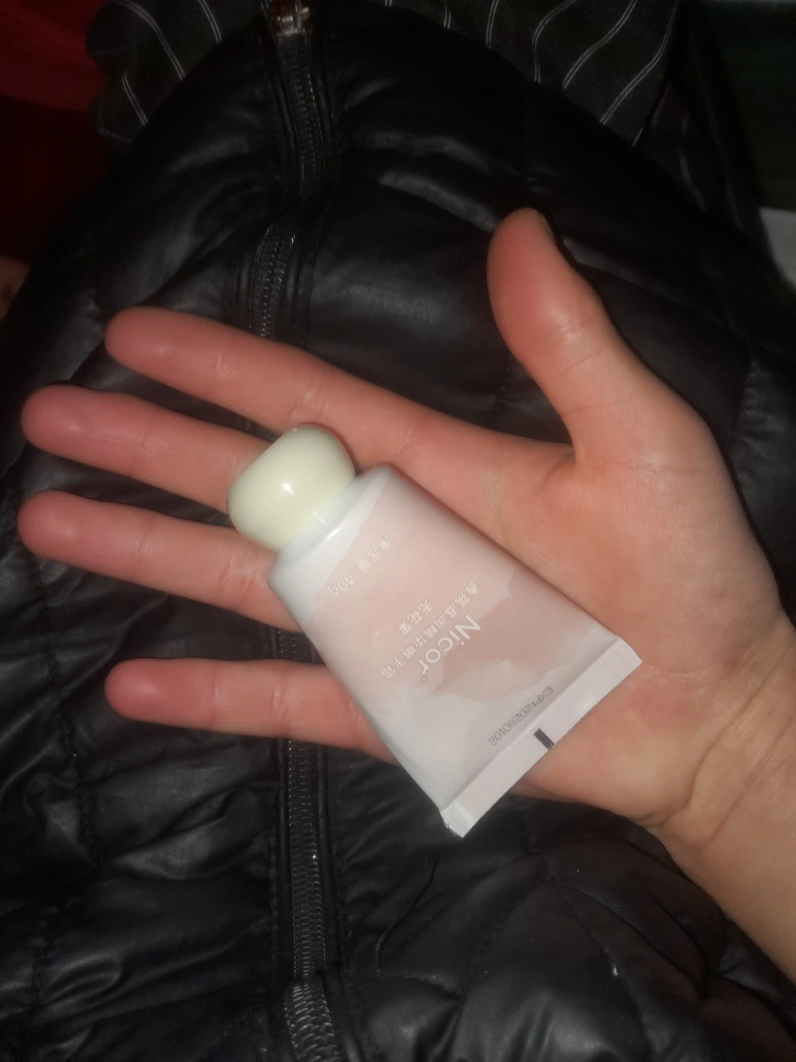 Namlovchi va oziqlantiruvchi qo'l kremi, 40 gr, antifrizli, meva aromati