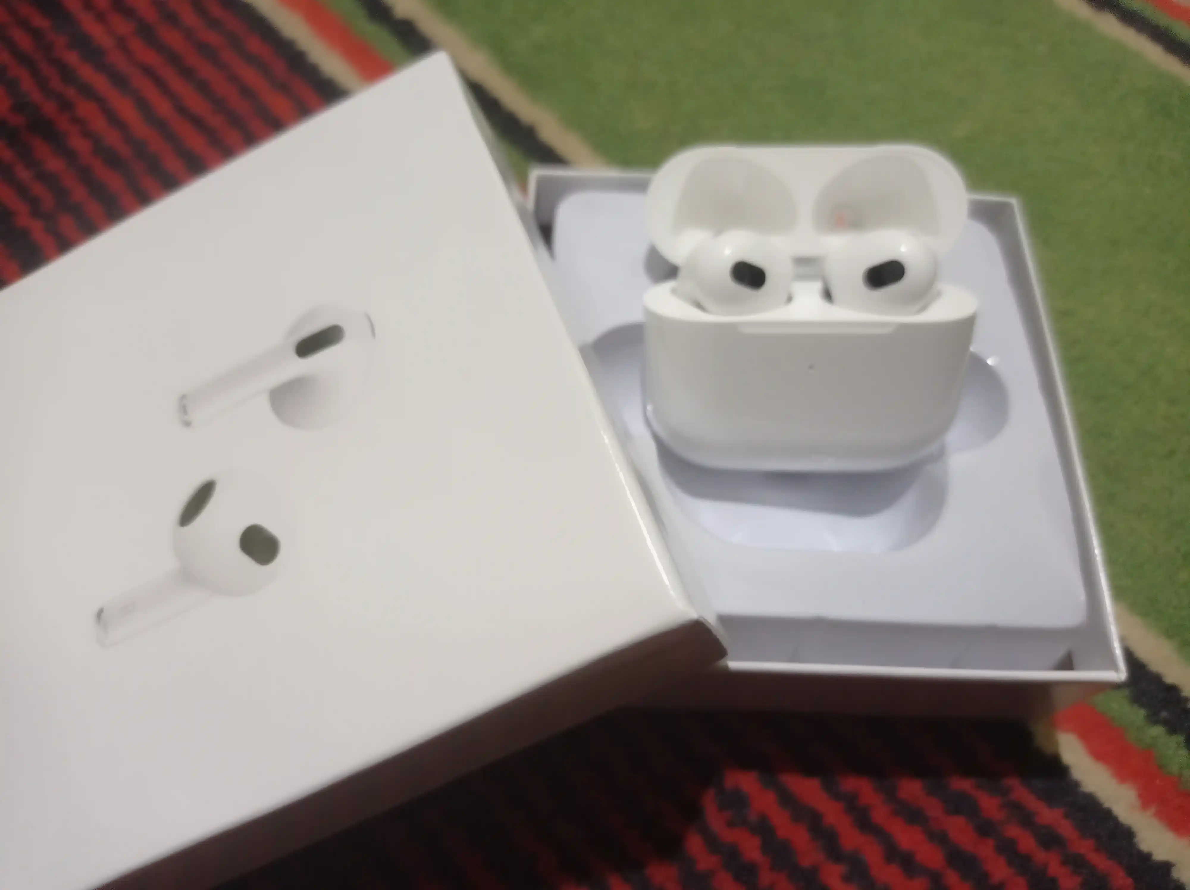 Simsiz quloqchinlar APods 3 Air Pro, sensorli