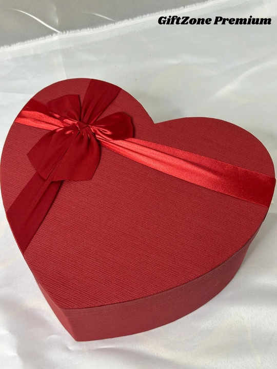 Yurak shaklidagi sovg‘a qutisi– romantik padarka karobka, bayram va tug‘ilgan kun uchun