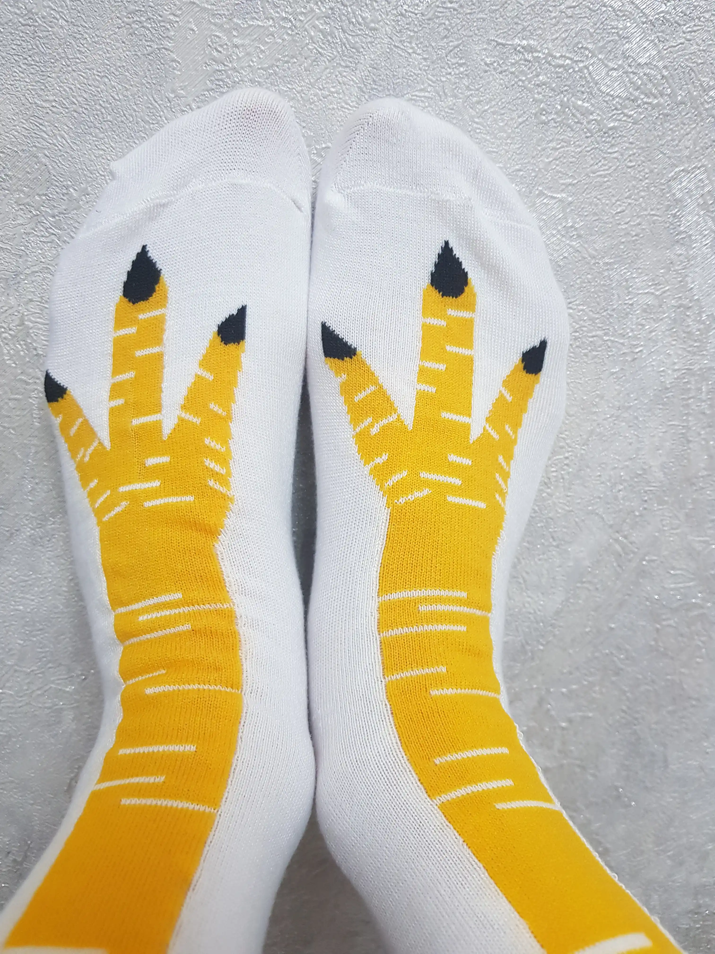 Носки с куриными лапками