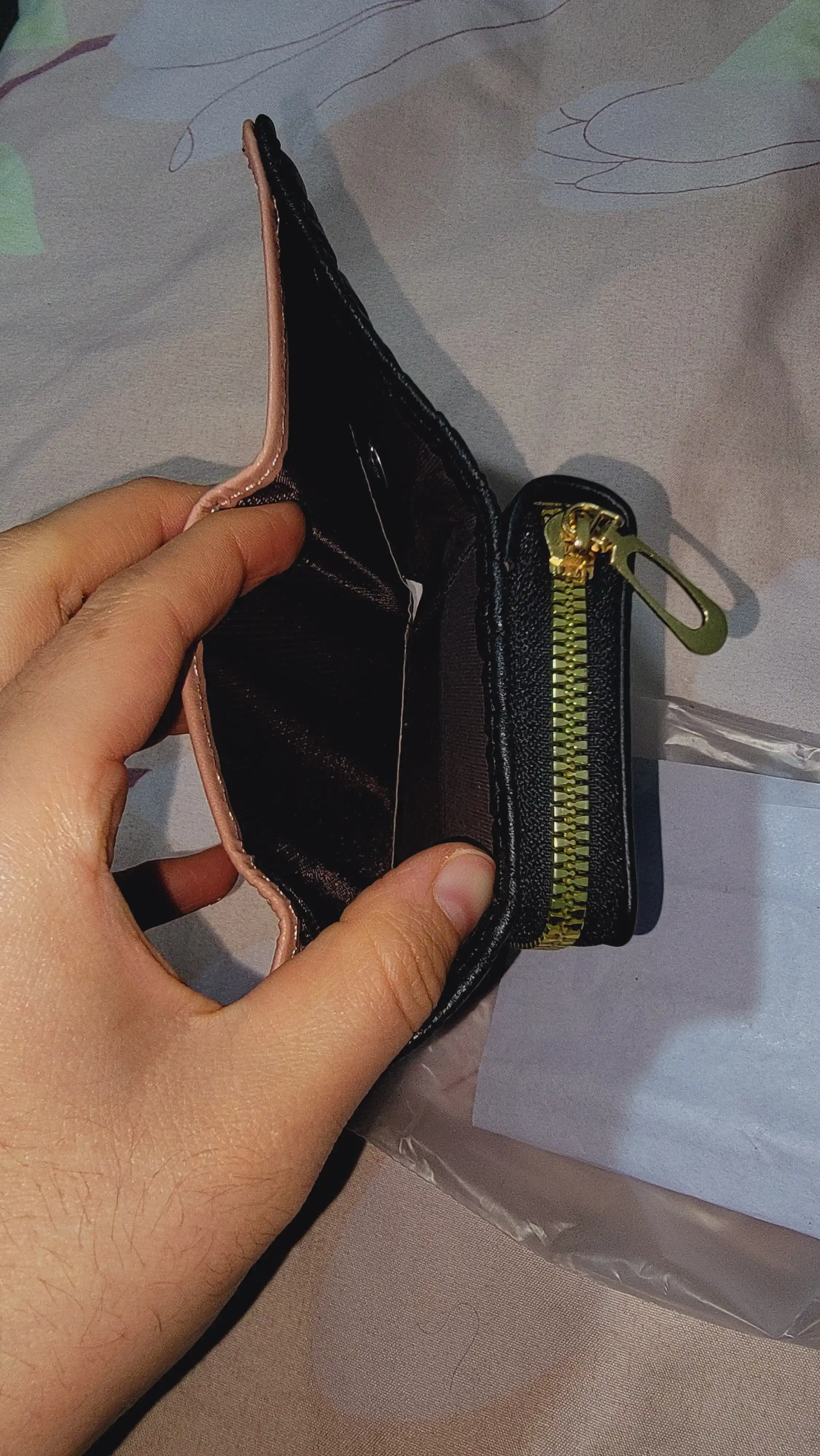 Ayollar uchun eko charm hamyon, 3 buklama, pul bo‘limi, 5+ karta