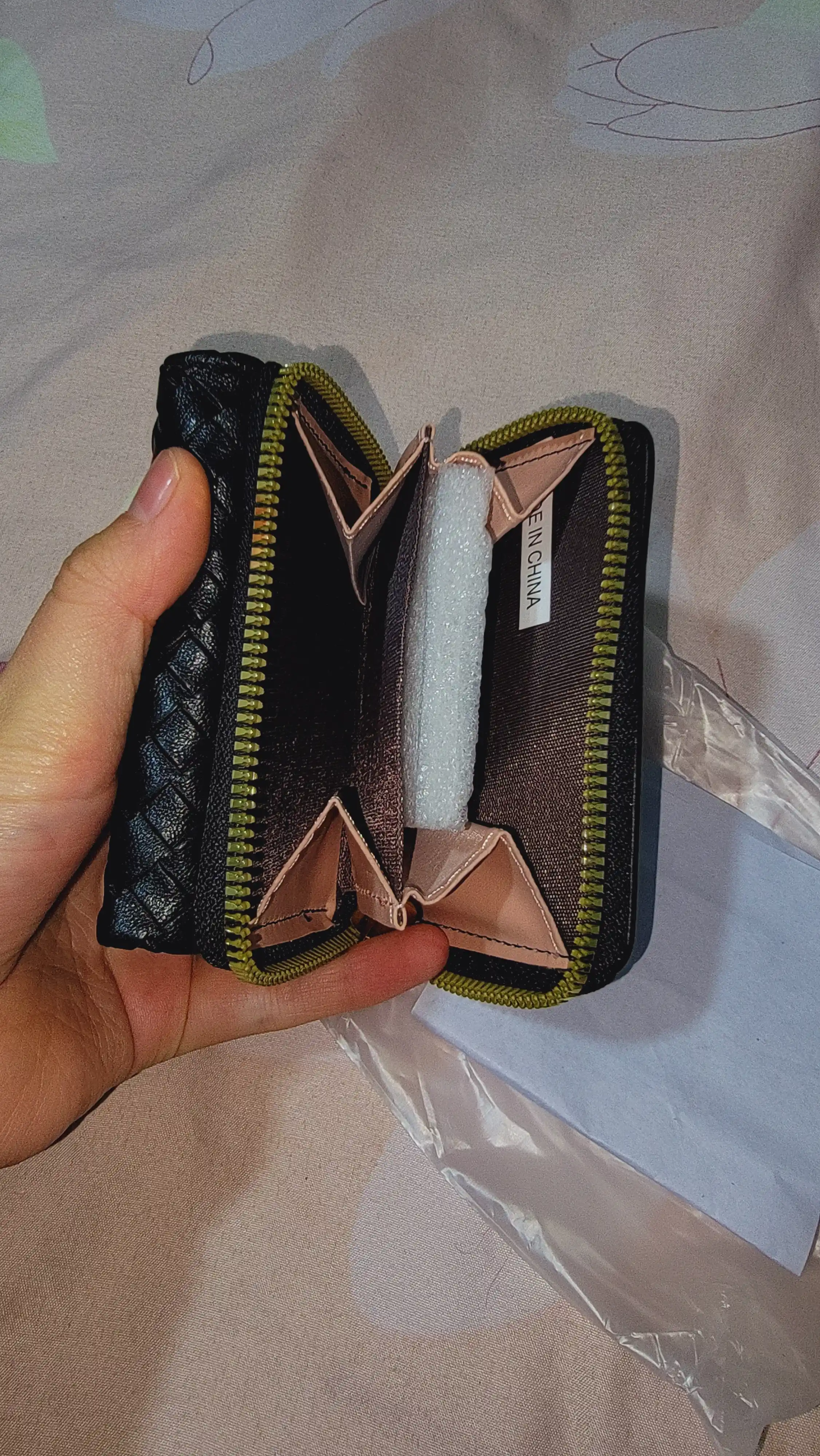 Ayollar uchun eko charm hamyon, 3 buklama, pul bo‘limi, 5+ karta