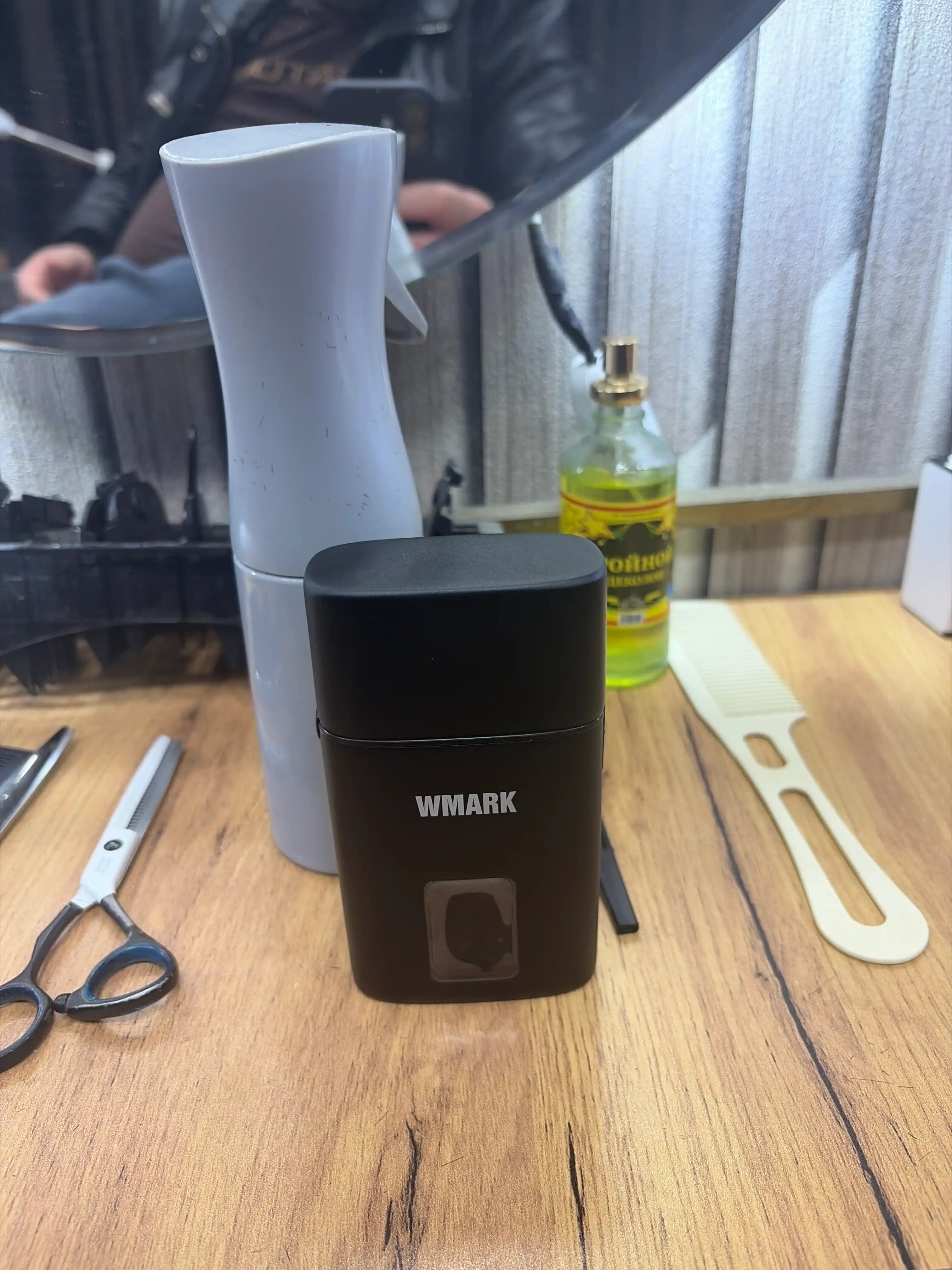 WMARK Precision Shaver soqol va mo'ylovlar uchun qulay va ishonchli qurilma