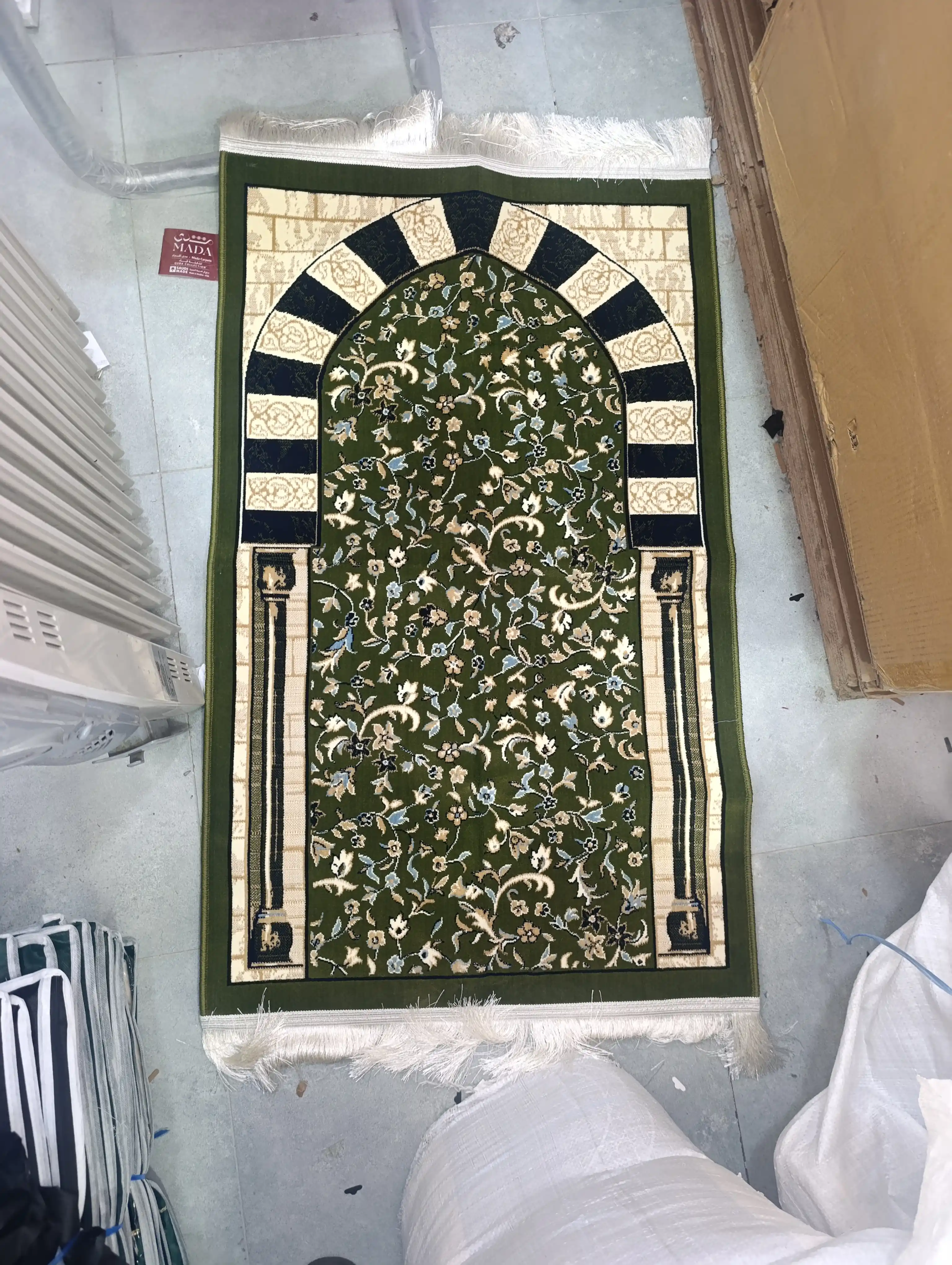 Joynamoz Madina, Mada Carpets mahsuloti, yumshoq va mayin yuza, gilamdek baquvvat sifat