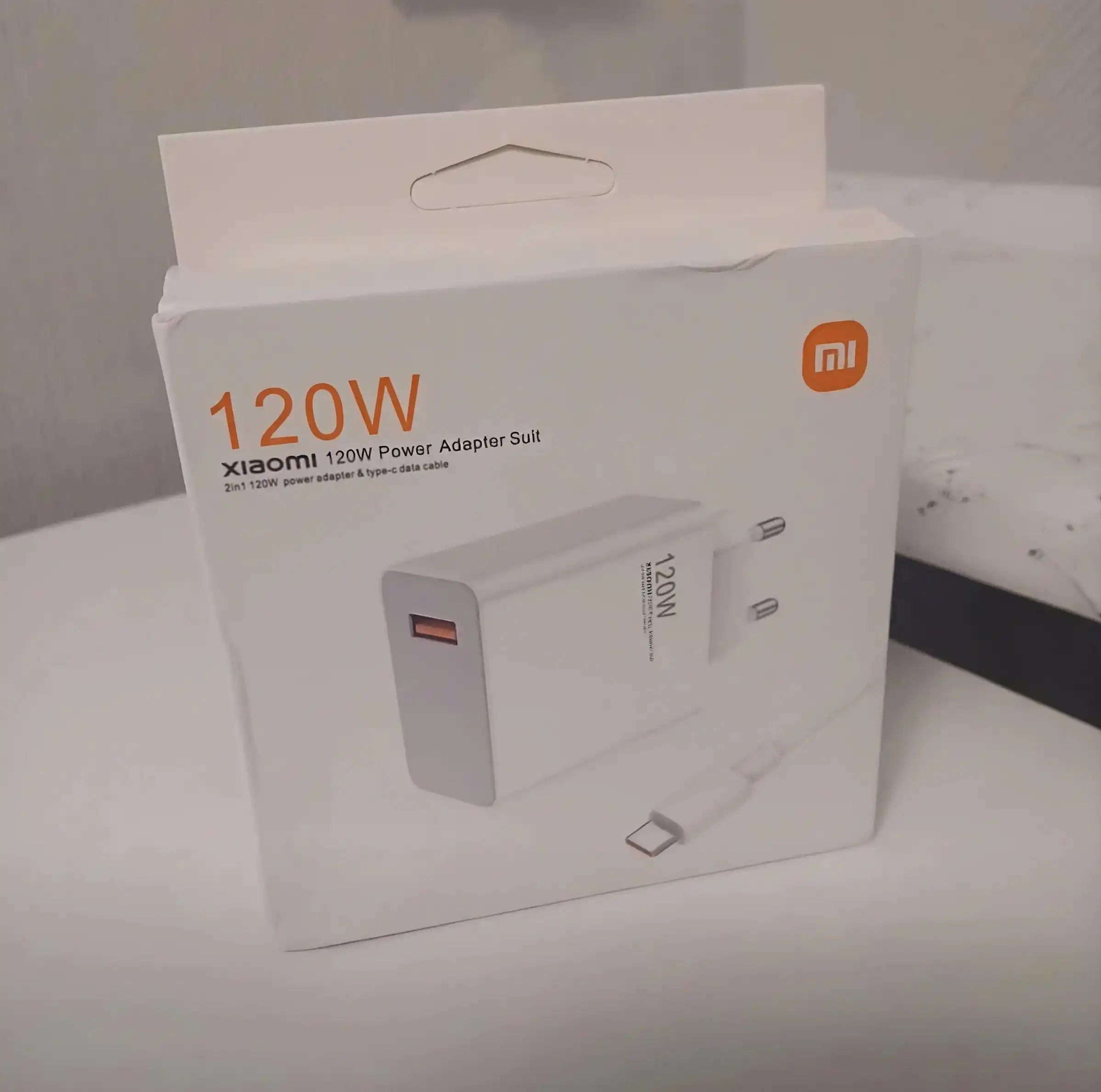 Быстрое зарядное устройство 33W / 67W / 120W с USB-C кабелем и адаптером