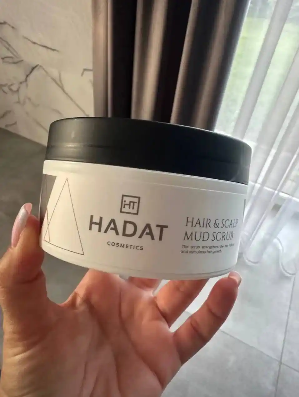 Hadat скраб для кожи головы и волос очищающий HAIR & SCALP MUD SCRUB, 300 мл