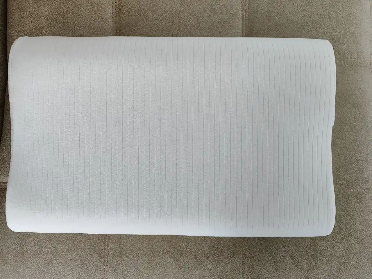 Yostiq ortopedik AIKO Memory, xotira effekti, podushka anatomik, padushka uxlash uchun