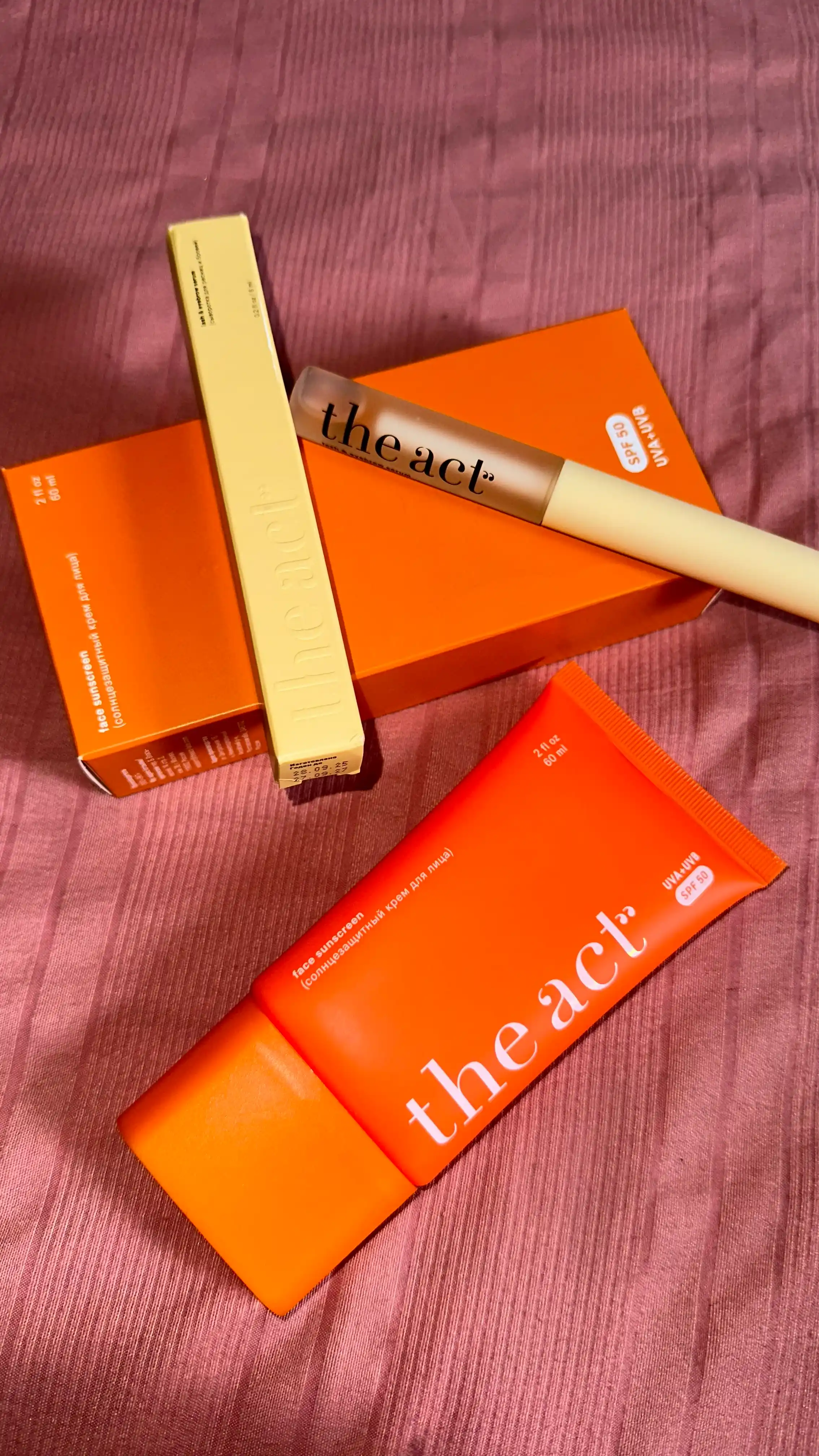 The Act SPF50 quyoshdan himoya kremi, SPF30 losyonlar va SPF15 shimmerli moy, SPF krem