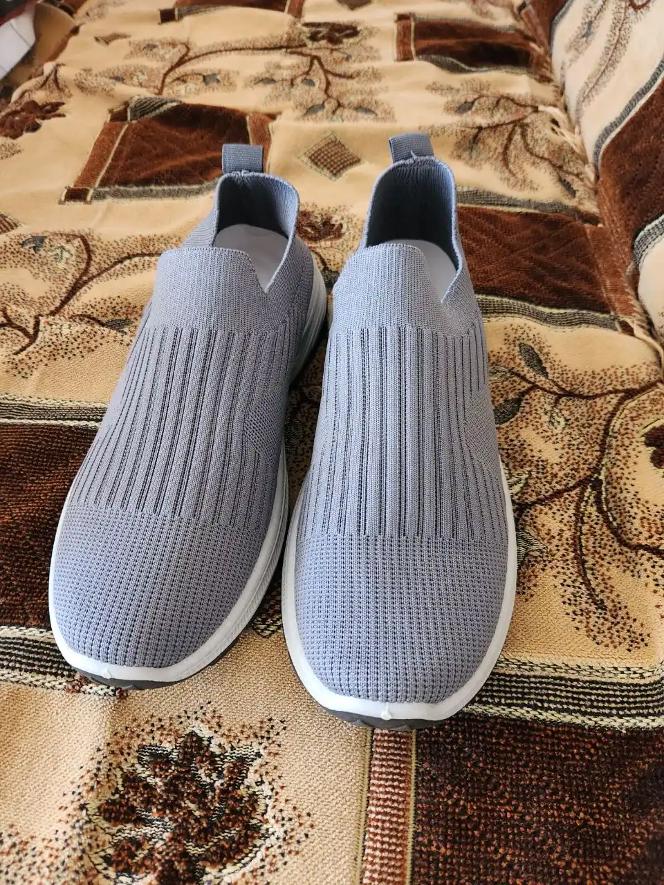 Bahor va yozgi slipon krasovkalar, erkaklar oyoq kiyimlari, oyoq kiyim 1 o'lcham kichik
