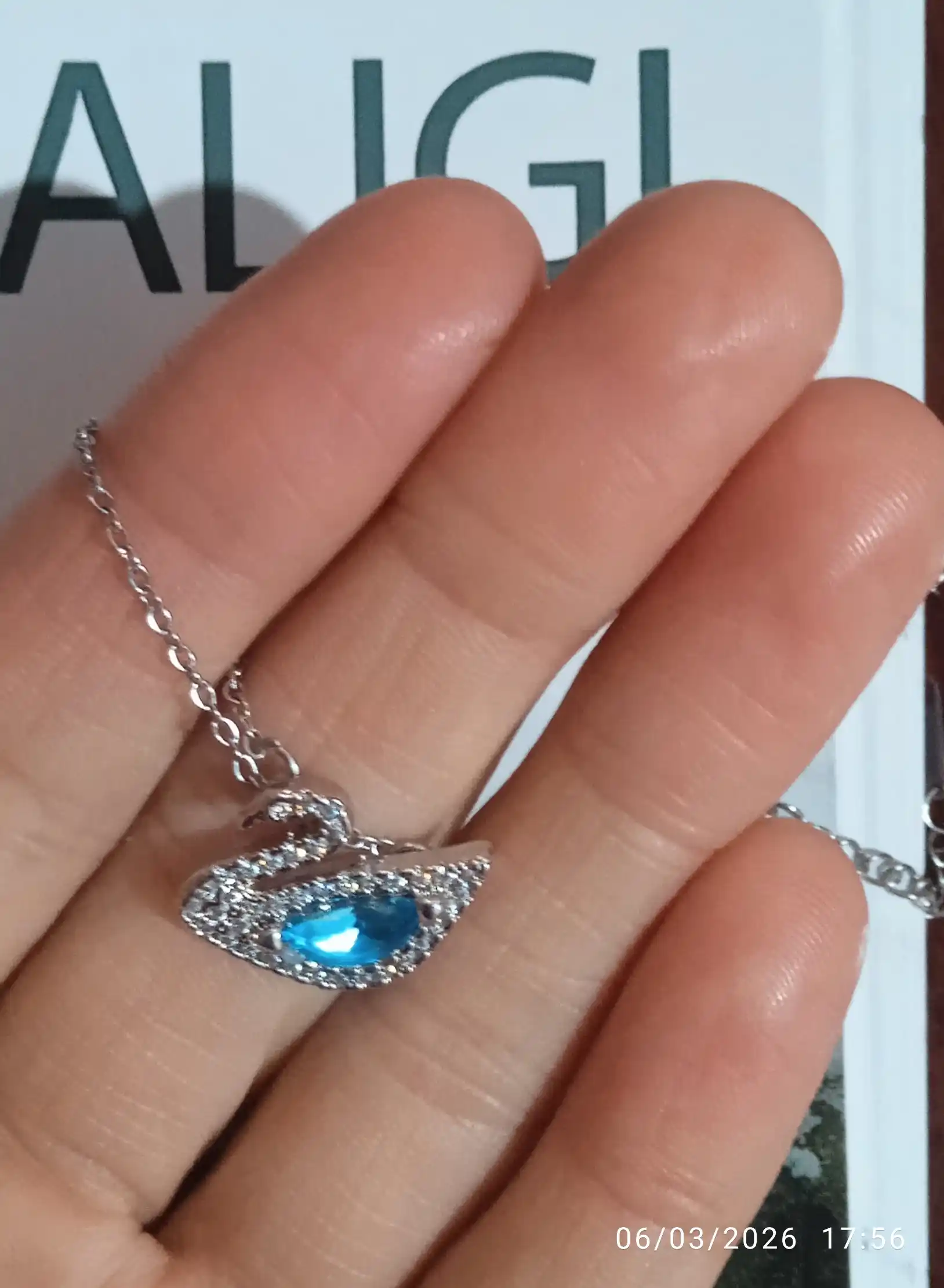 Ayollar va qizlar uchun taqinchoq, oqqush shakli, sovg'a qutisida, SWAROVSKI