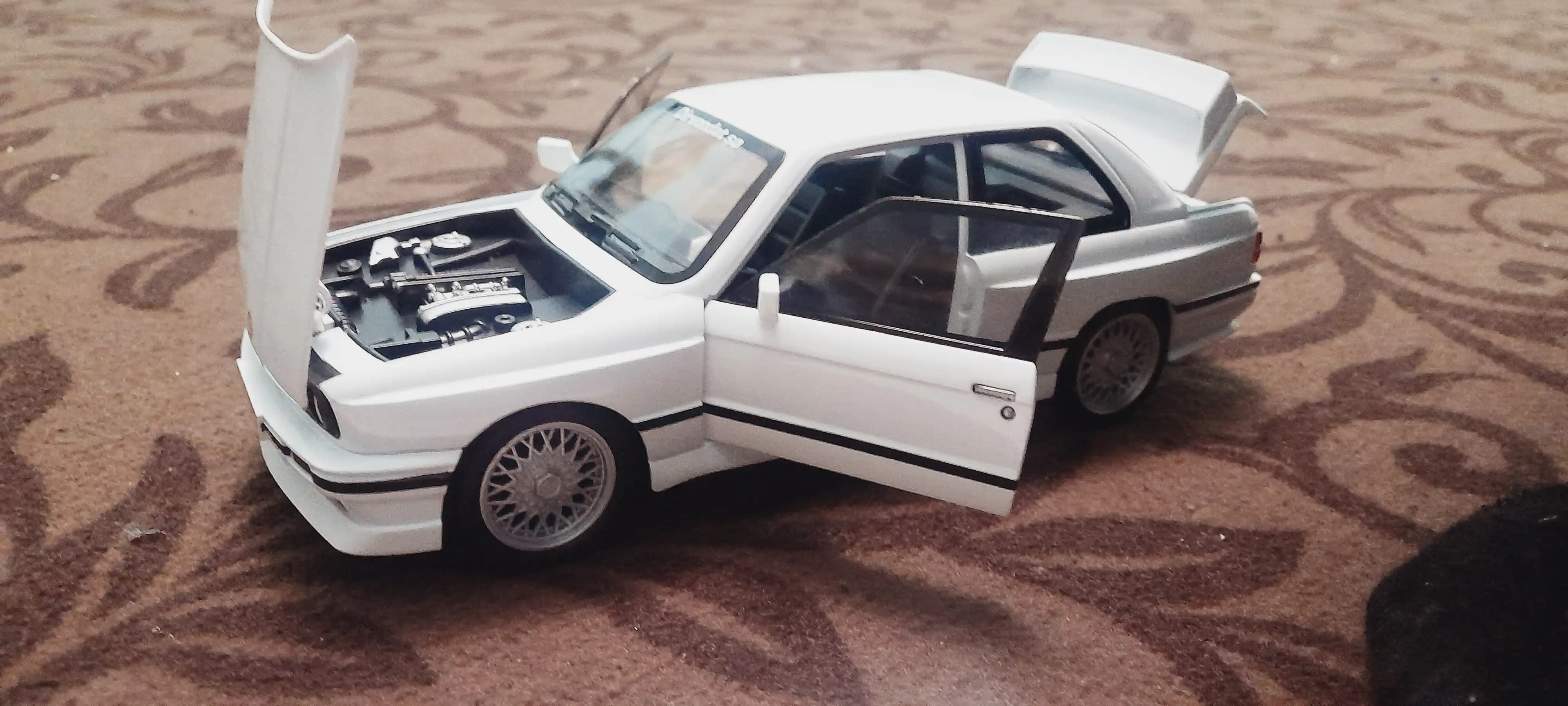 Metall mashina BMW M3 E30 1988, 1/24 metal, 20 sm
