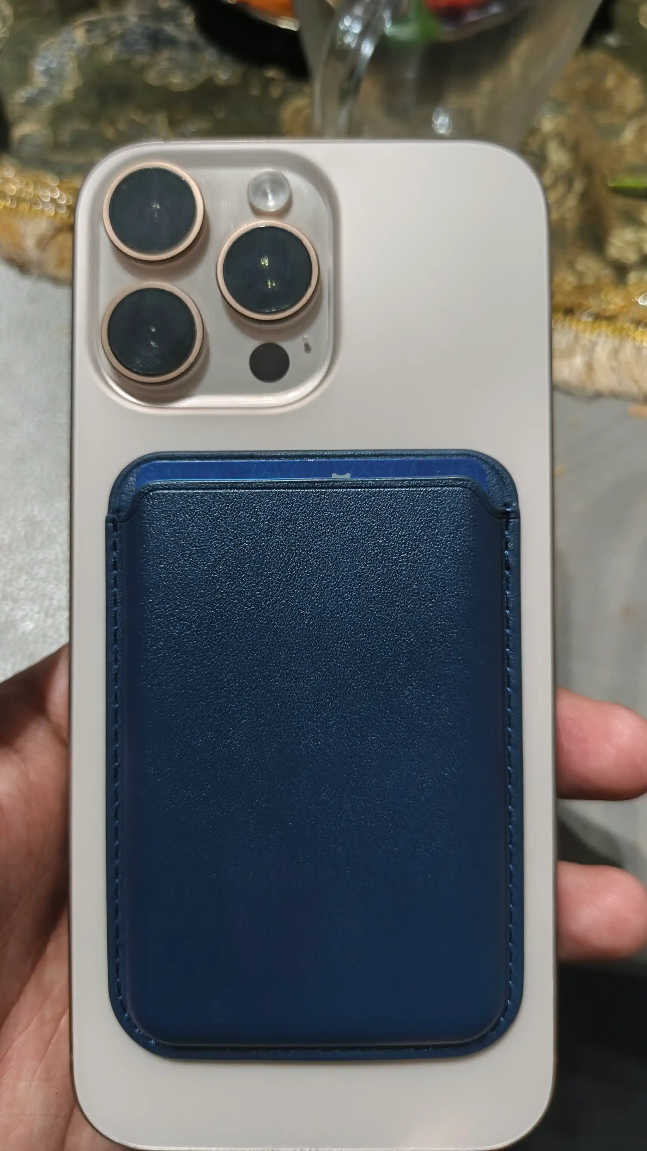 IPhone uchun MagSafe kartxolder, bank kartalari uchun