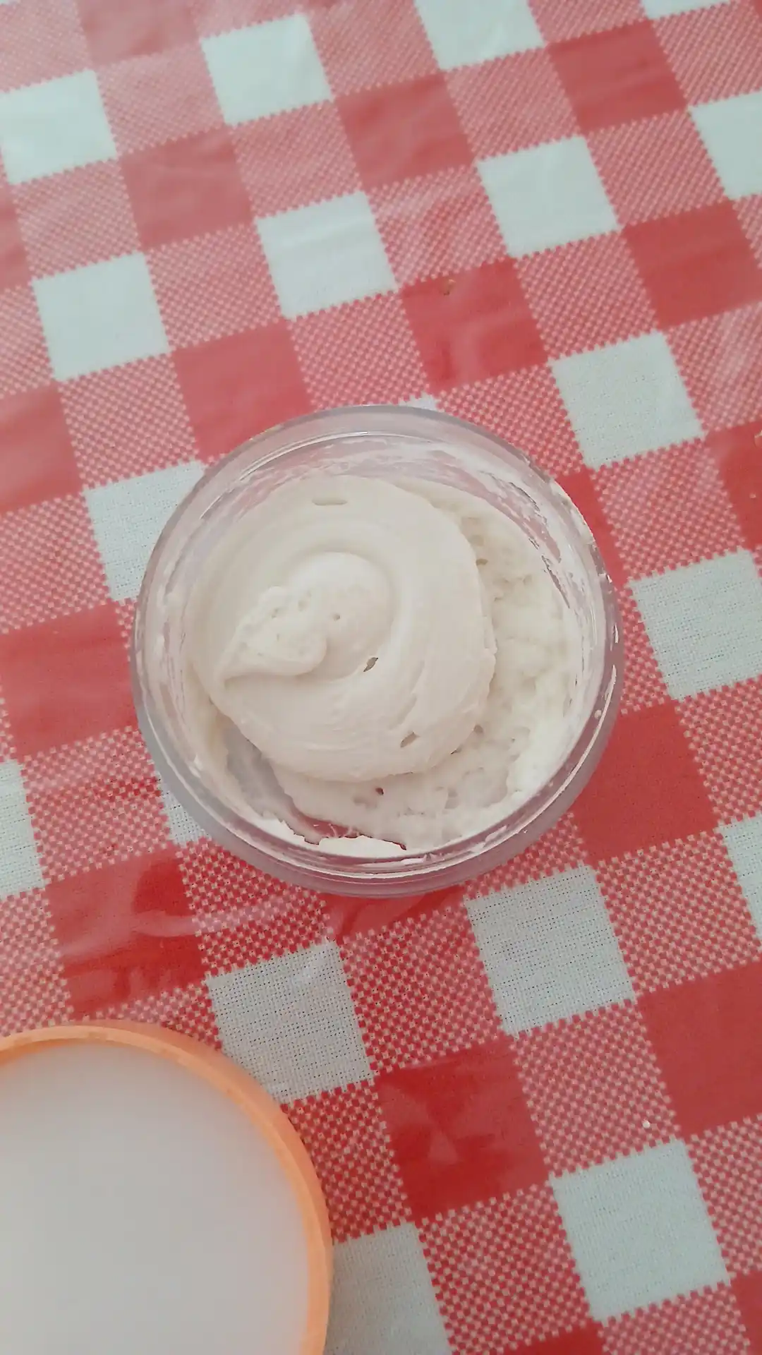 Ajinlarga qarshi oltin krem - Mio Beauty