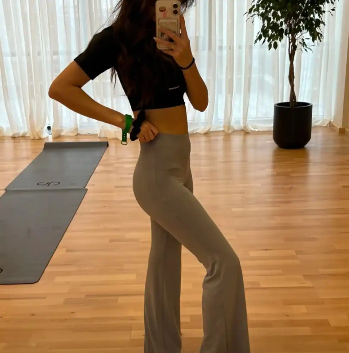Sport va kundalik kiyimlar uchun FIT ayollarga mo‘ljallangan yopishqoq skimsalar