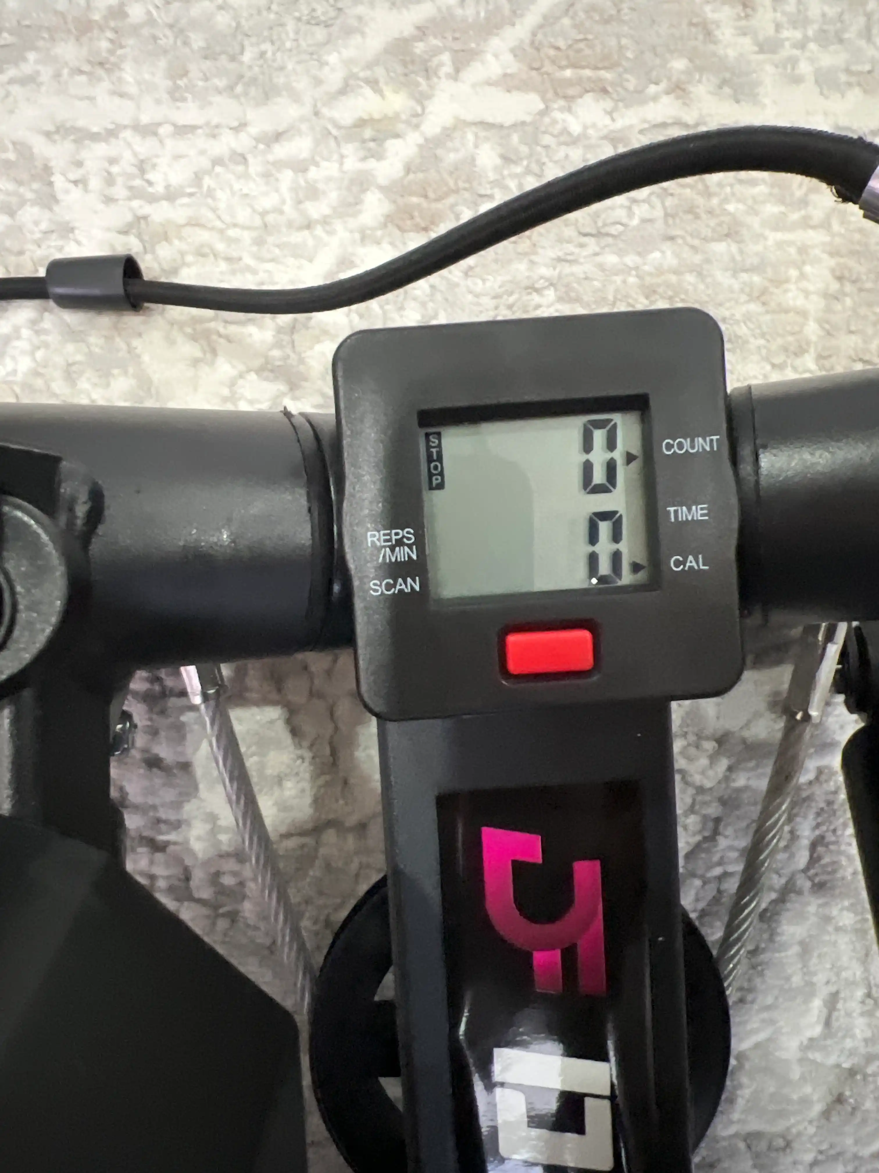 Stepper trenajyor – press, son, bel va oyoq mushaklari uchun, espanderli mini stepper