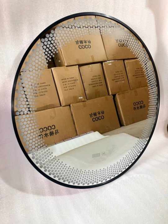 LED oyna 70×70 sm, obogrev (bug‘lanishga qarshi), sensor boshqaruvli ramkali oyna