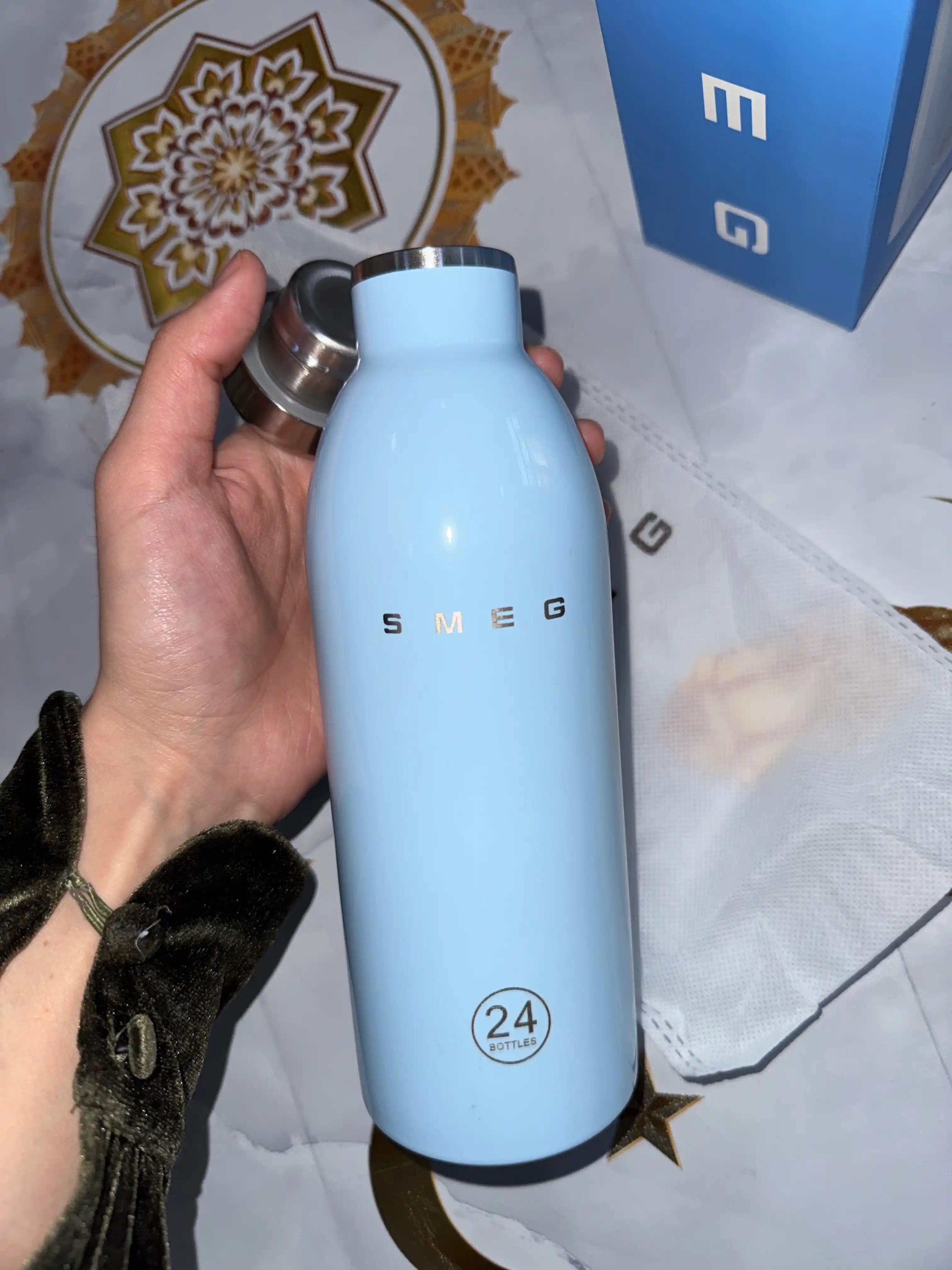 Термобутылка SMEG, модель 24 Bottles - сохраняет тепло 12 часов, холод 24 часов, 500 мл
