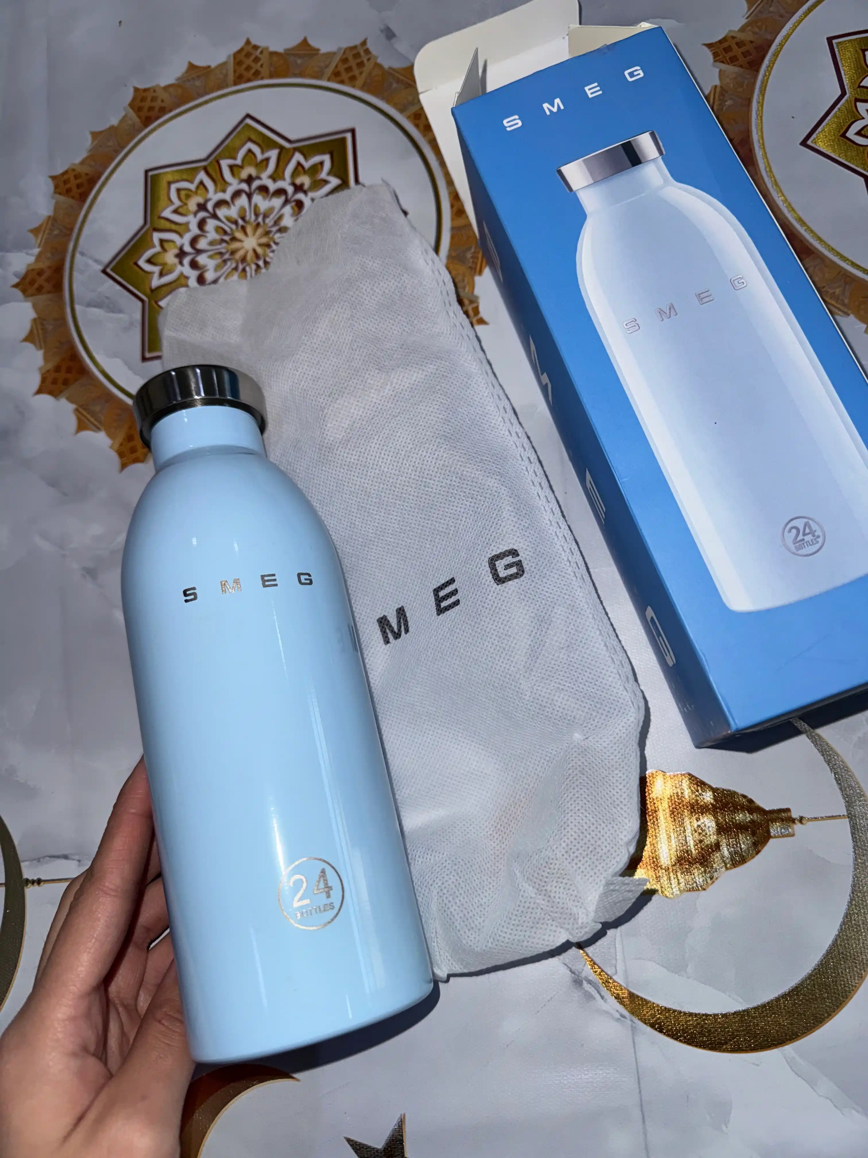 Термобутылка SMEG, модель 24 Bottles - сохраняет тепло 12 часов, холод 24 часов, 500 мл