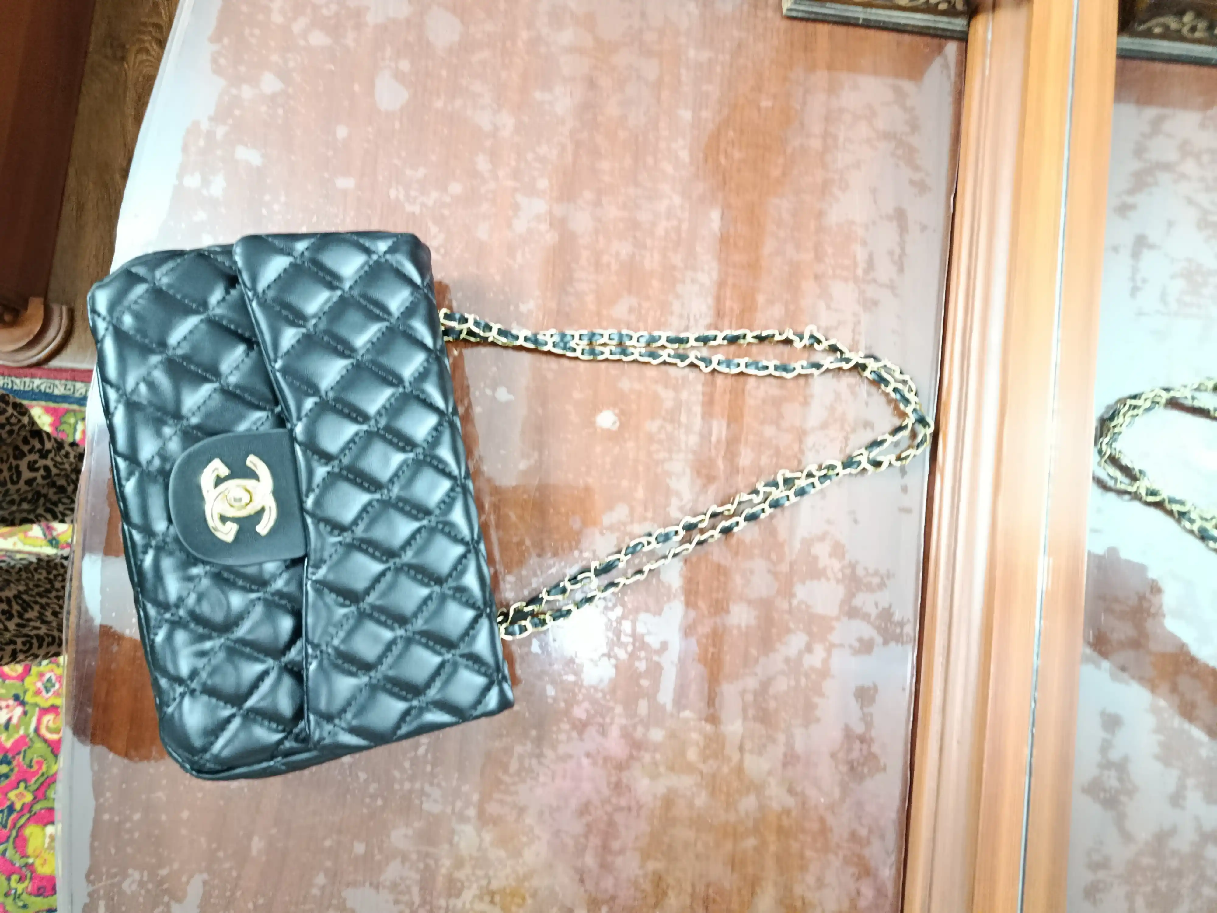 Chanel uslubidagi ayollar yelkama-sumkasi, mini Chanel debriyaj sumkasi