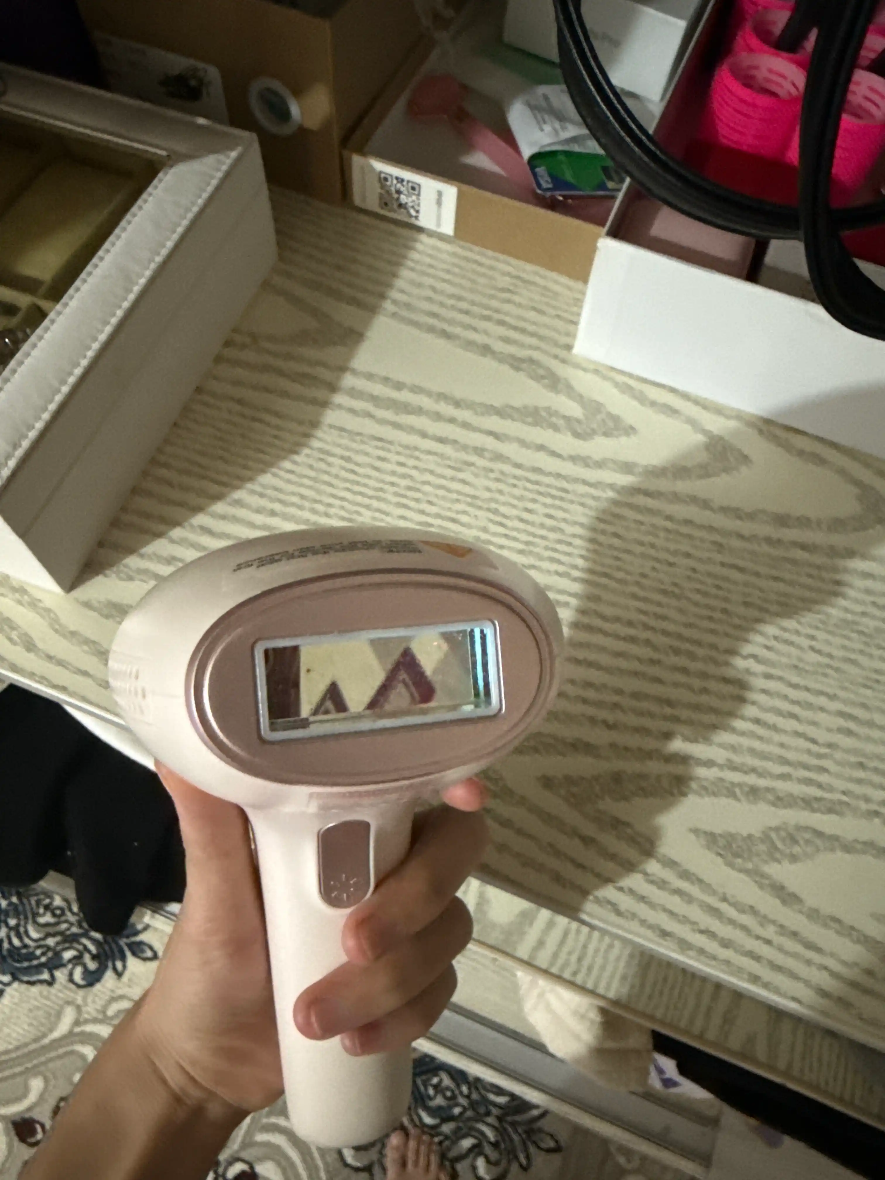 Yuz va tana uchun professional, sovutish effektiga ega fotoepilyator
