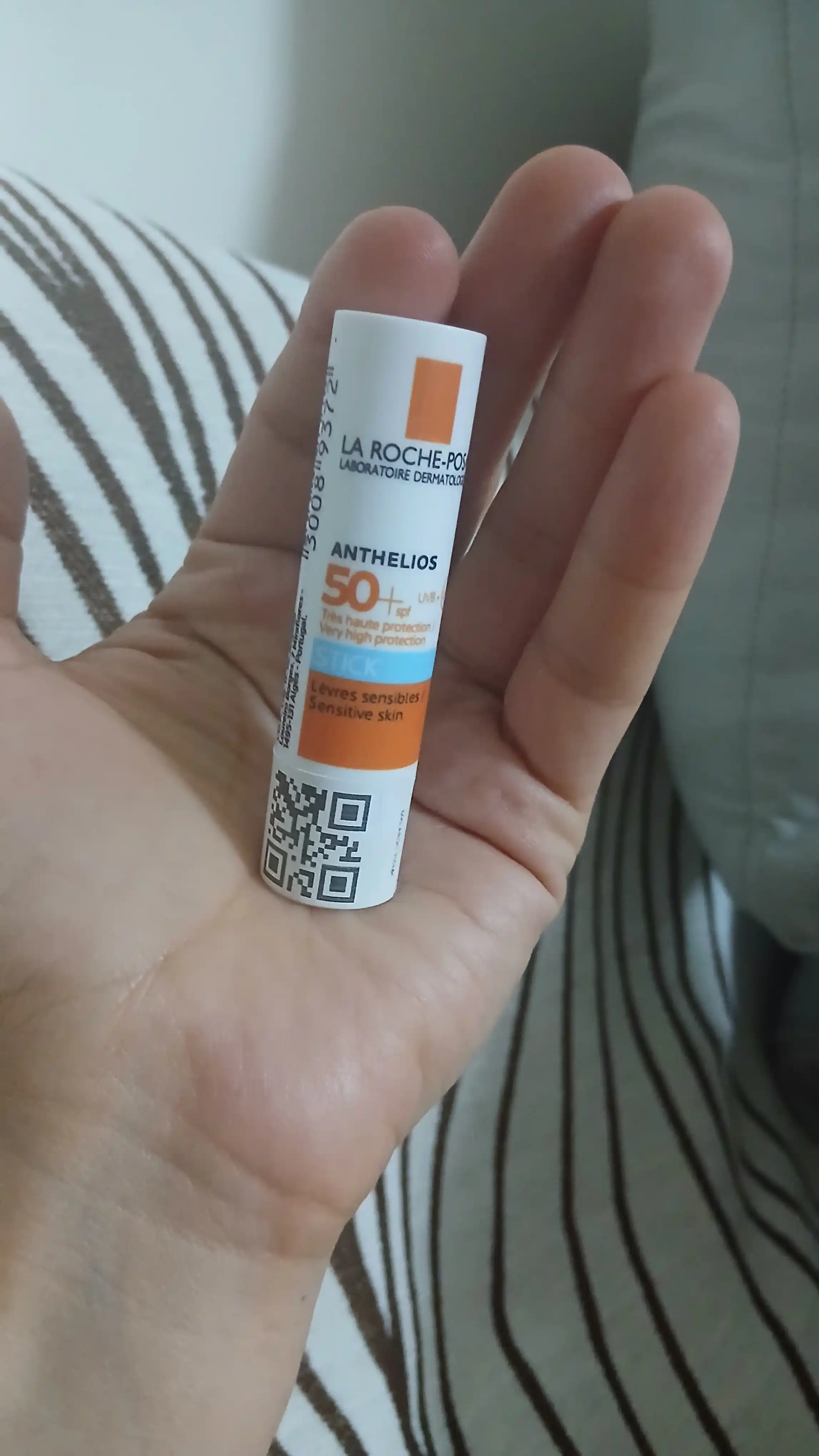 Quyoshdan himoya qiluvchi stick,yengil tuzilma, terini kuyishdan - Anthelios Stick SPF 50+