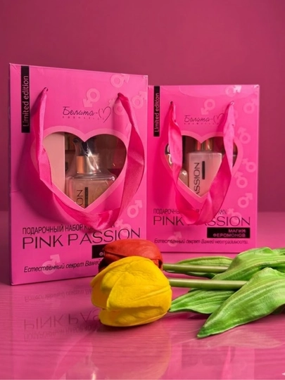 Pink Passion ayollar uchun tana parvarishi kosmetika seti, sovg‘a qutida