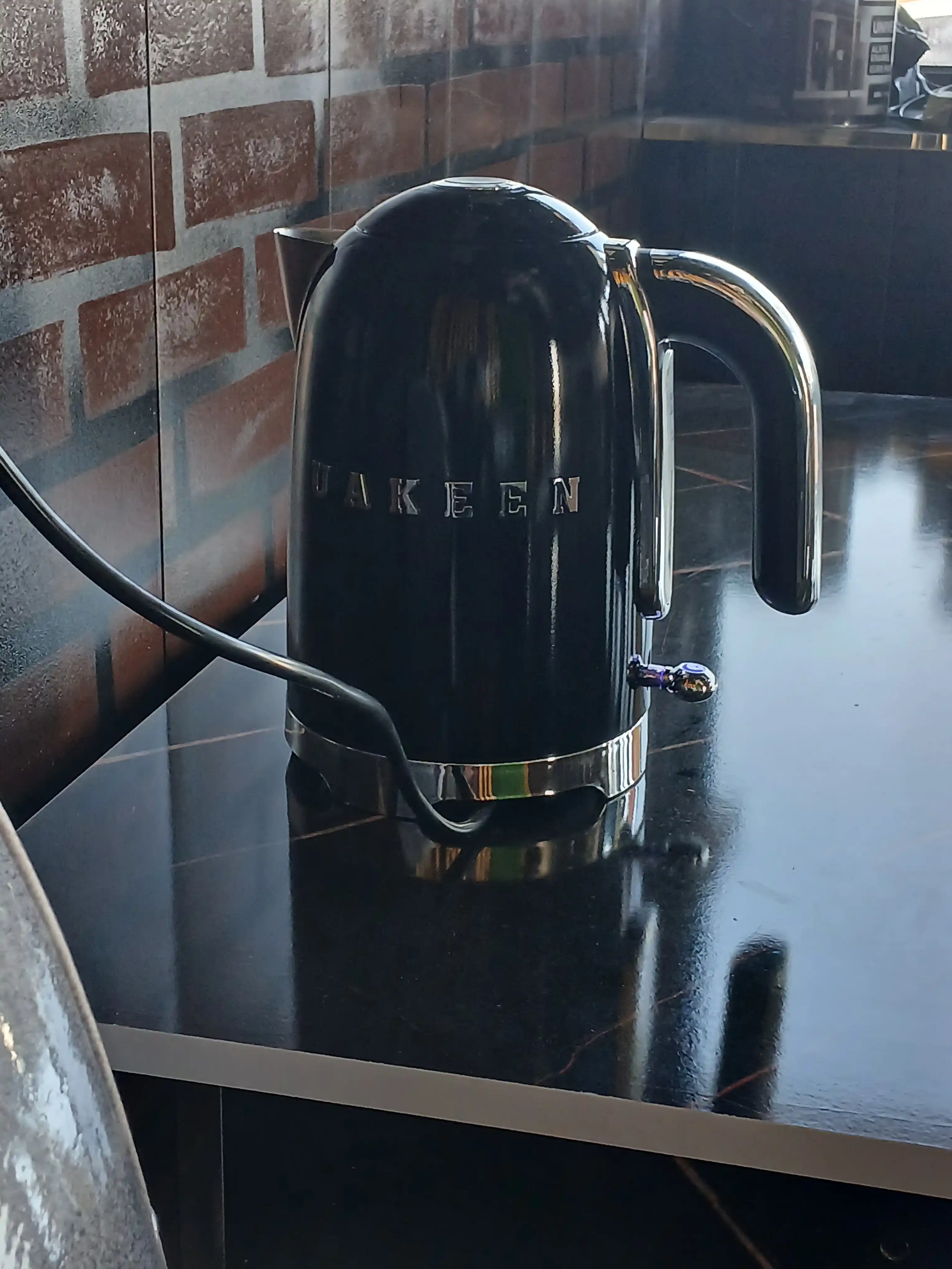 Elektr choynak UAKEEN, 2 litr, 2200 W