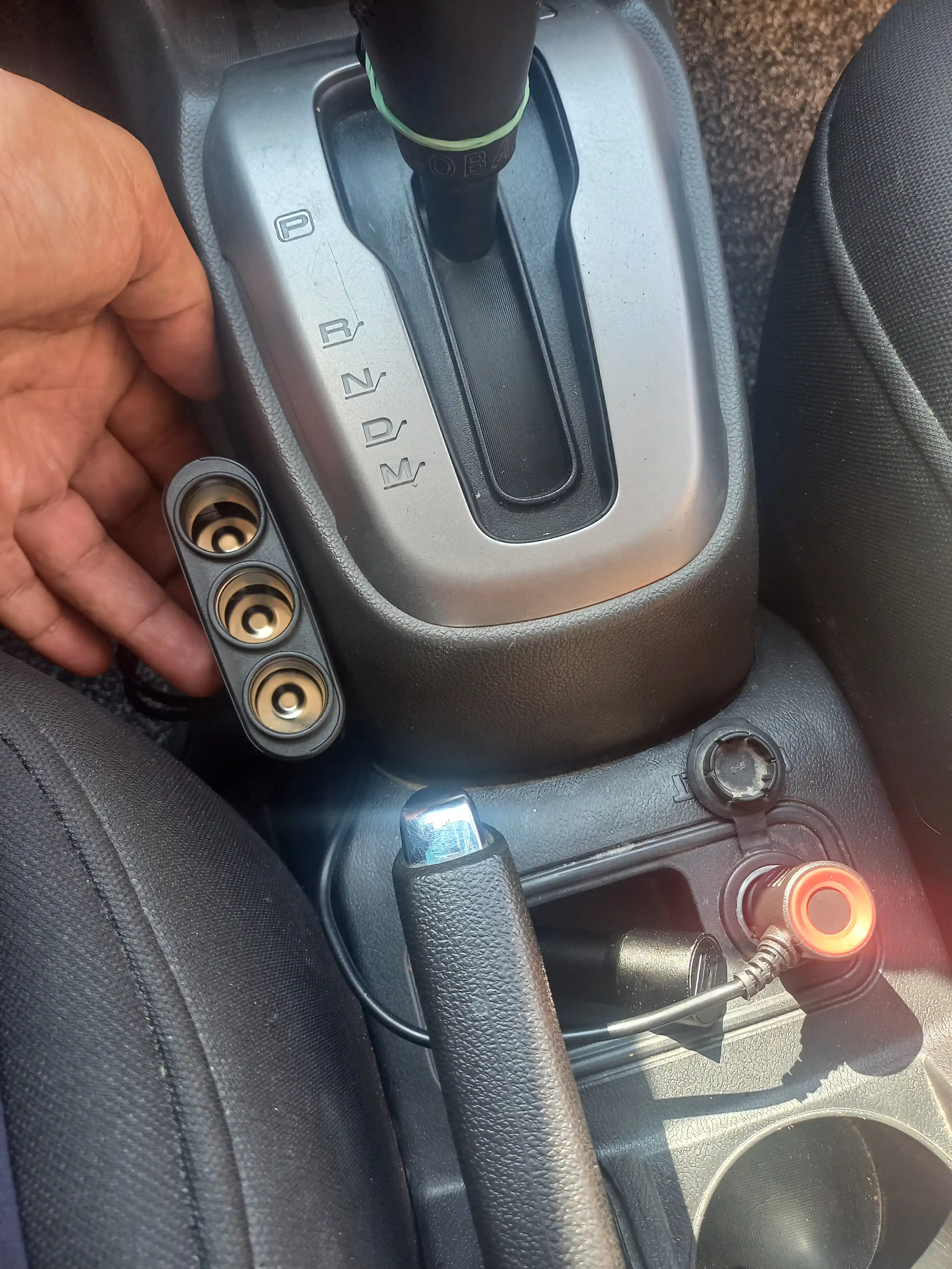Avtomobil zaryadlovchi adapter, 3 ta sigaret ulagichi, USB, Type-C PD quvvatlash, 12V/24V