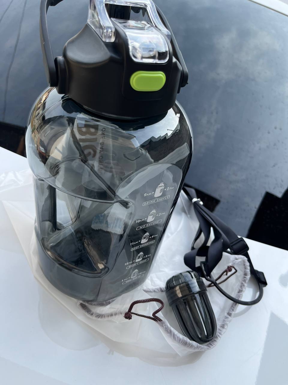 Suv va ichimliklar uchun trubkali katta butilka, 3000 ml, BIG Cup