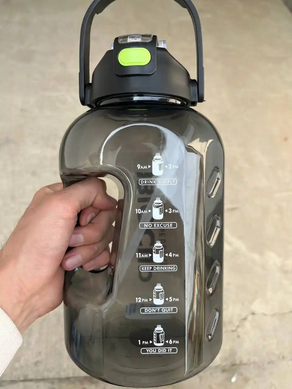 Suv va ichimliklar uchun trubkali katta butilka, 3000 ml, BIG Cup