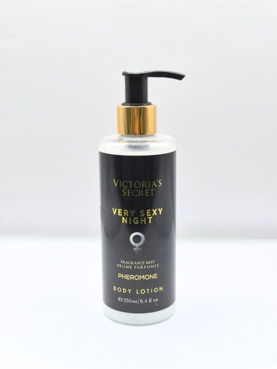 Victoria's Secret "Very Sexy Night" parfyumlangan va feromonli tana losyoni, 250 ml - 