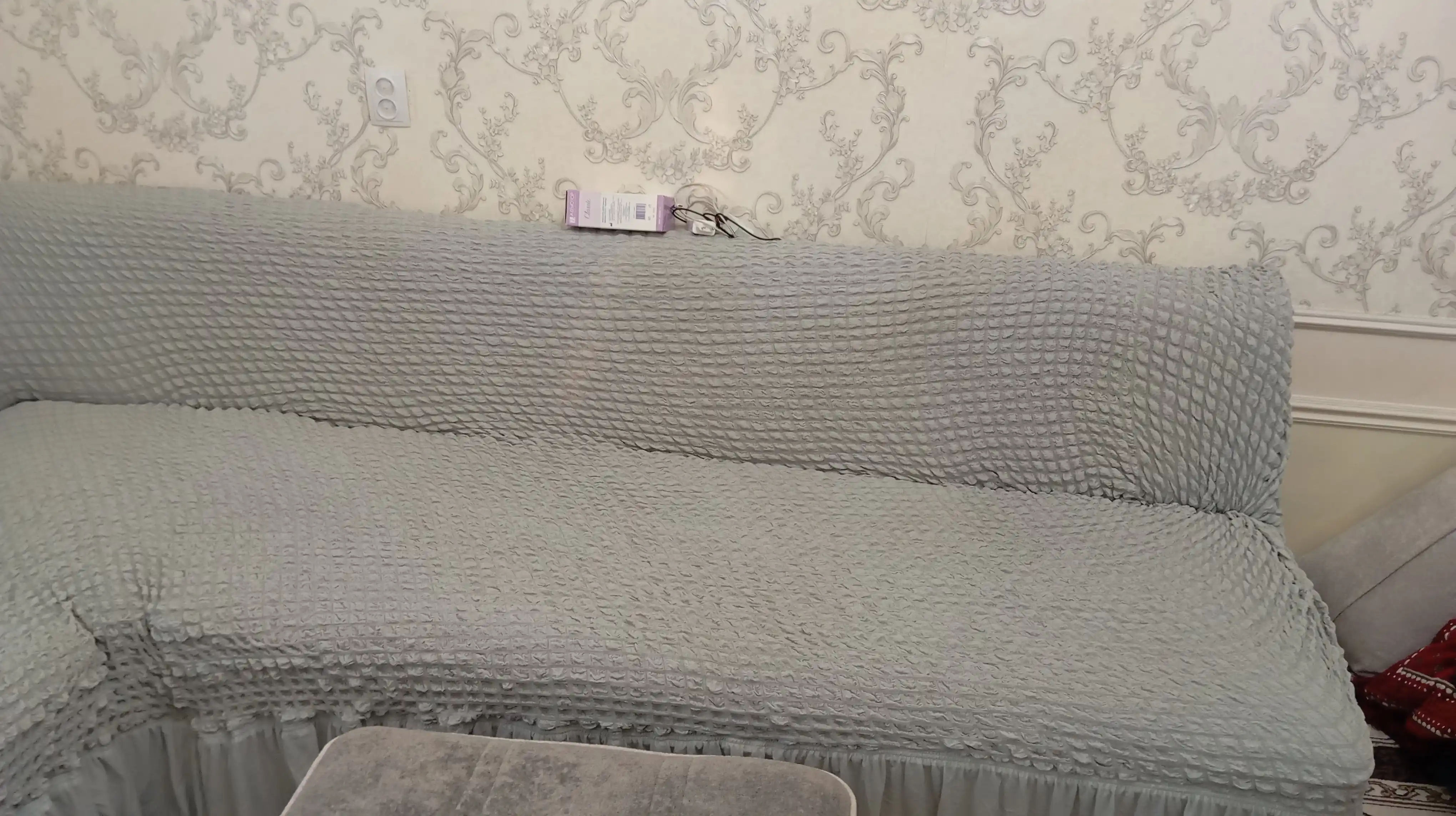 Burchakli divan uchun universal qoplama