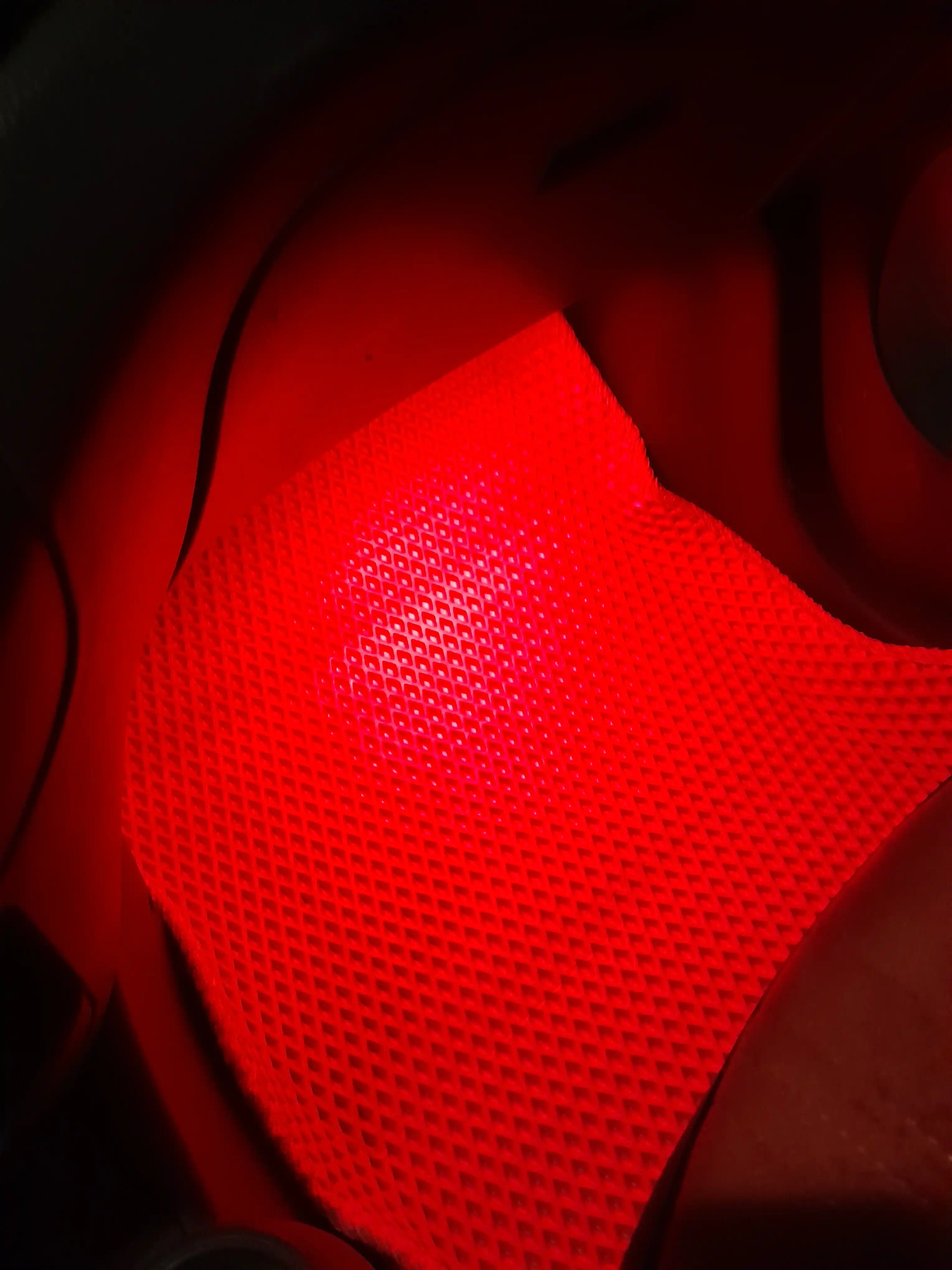 Avto LED Salon Yoritgich – 16 mln rangli musiqaga moslashuvchi chiroqlar
