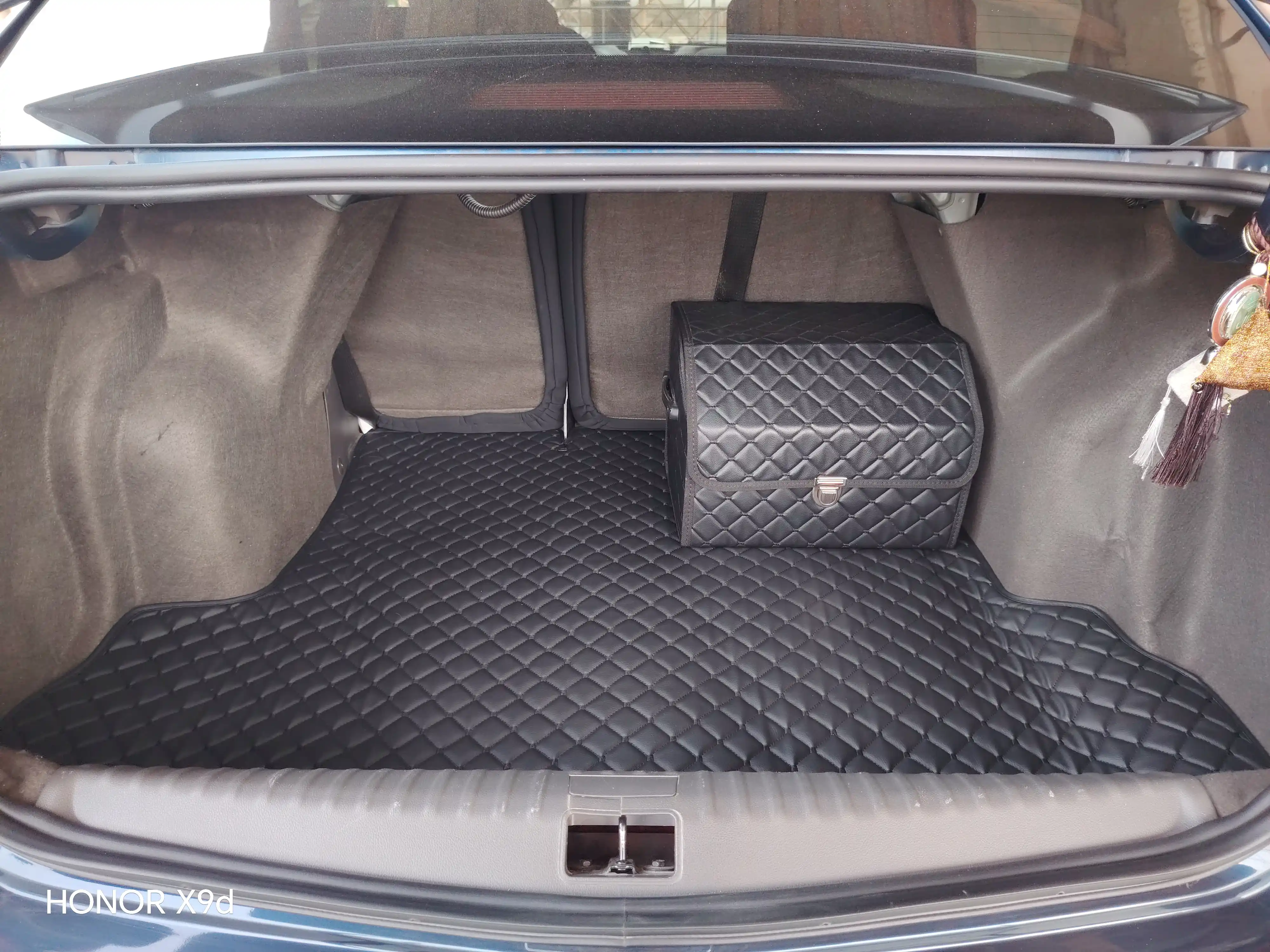 Yukxona uchun charm polik Chevrolet Lacetti