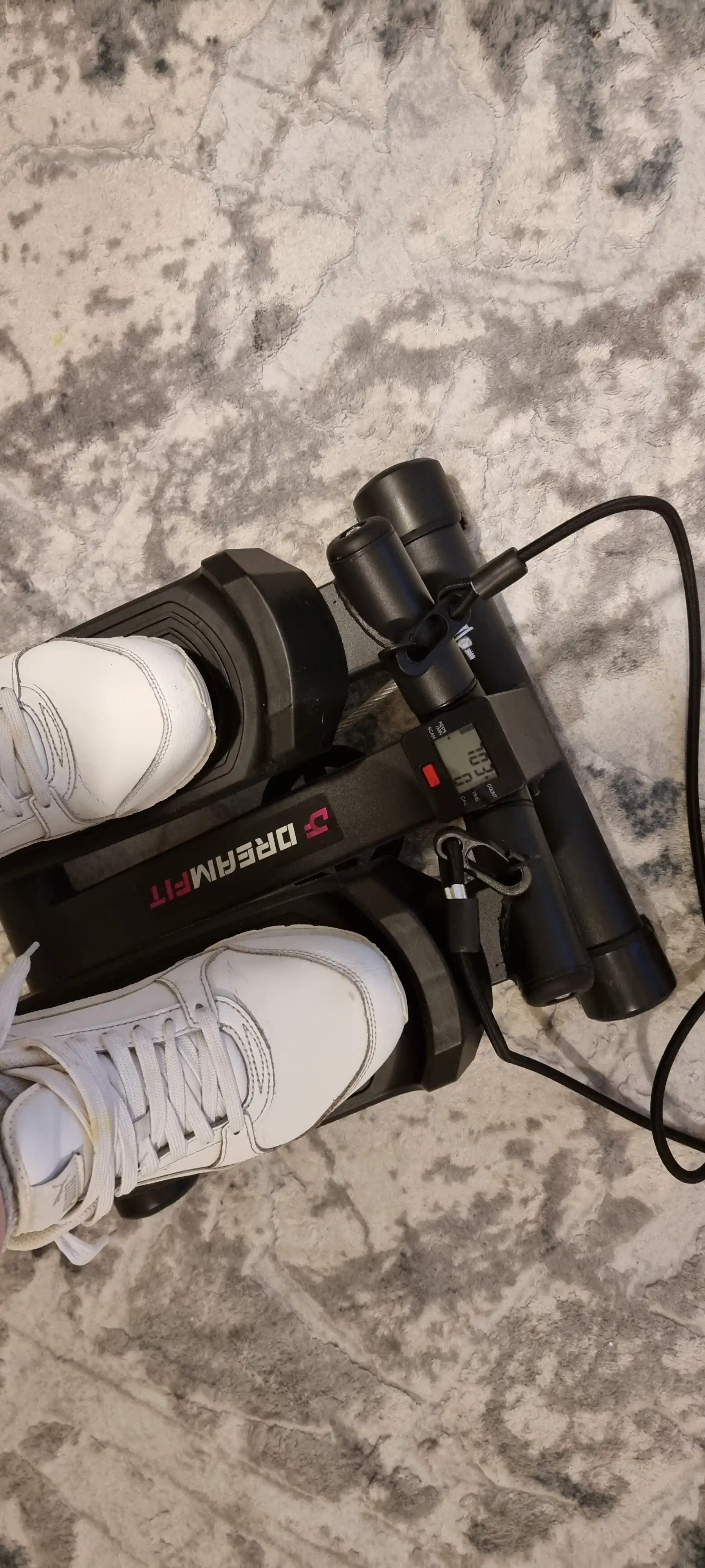 Stepper trenajyor – press, son, bel va oyoq mushaklari uchun, espanderli mini stepper